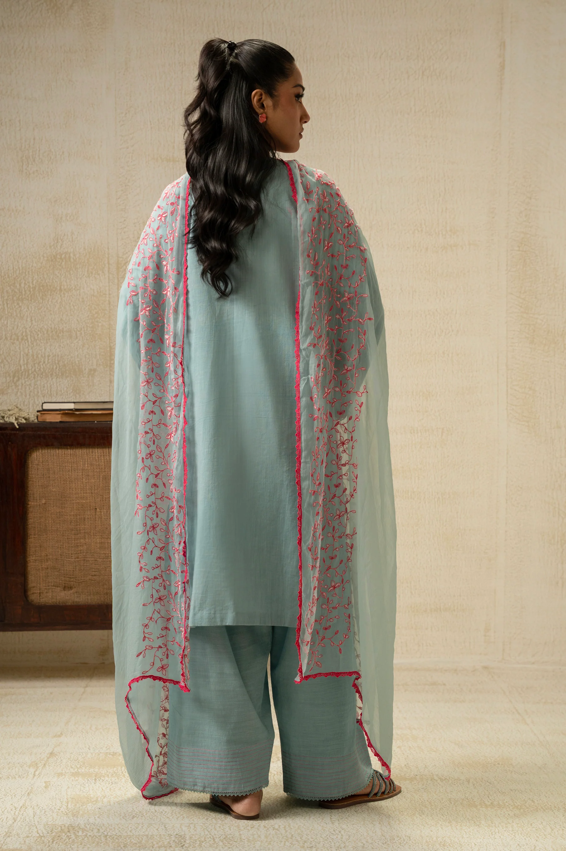 UNSTITCHED EMBROIDERED SUIT - Image 3