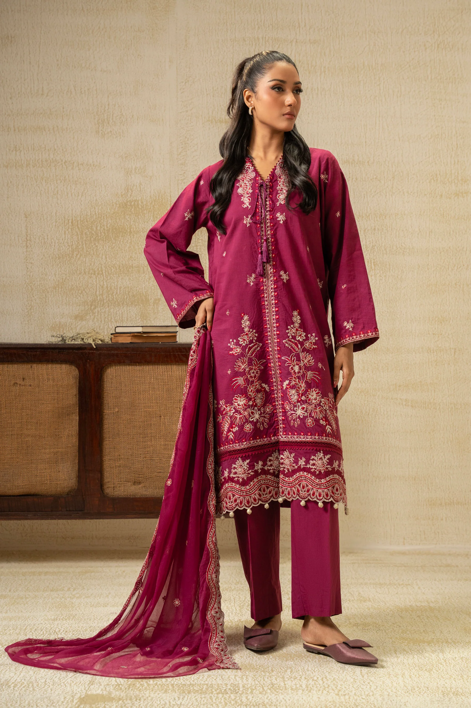 UNSTITCHED DYED EMBROIDERED SUIT - Image 4