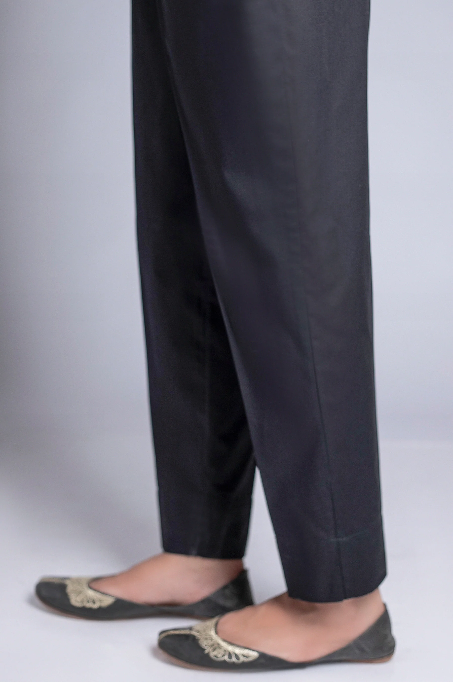 Basic Cigarette Pants - Black - Image 2