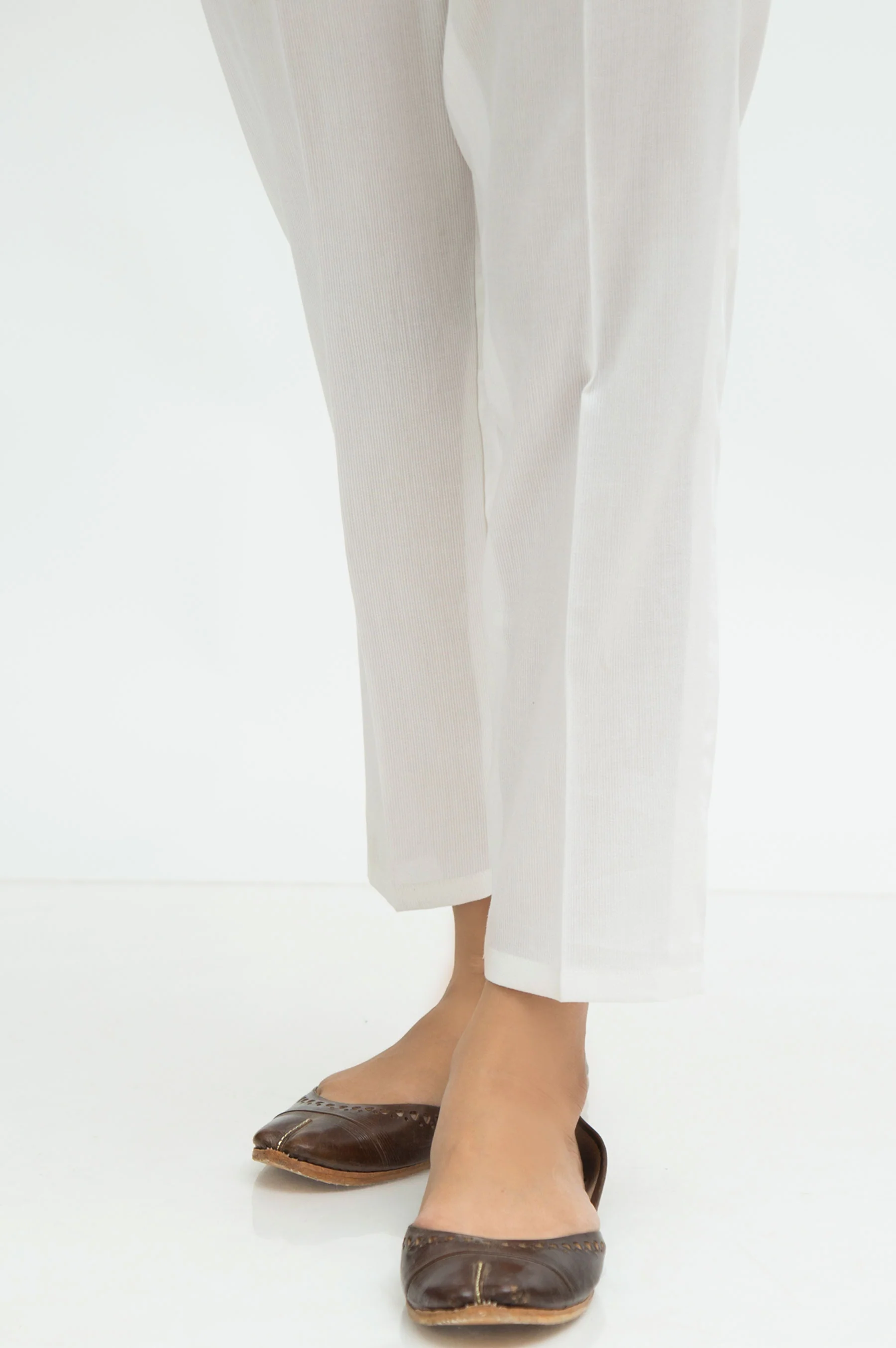 Basic Cottle Cigarette Pants Relax Fit - White - Image 2