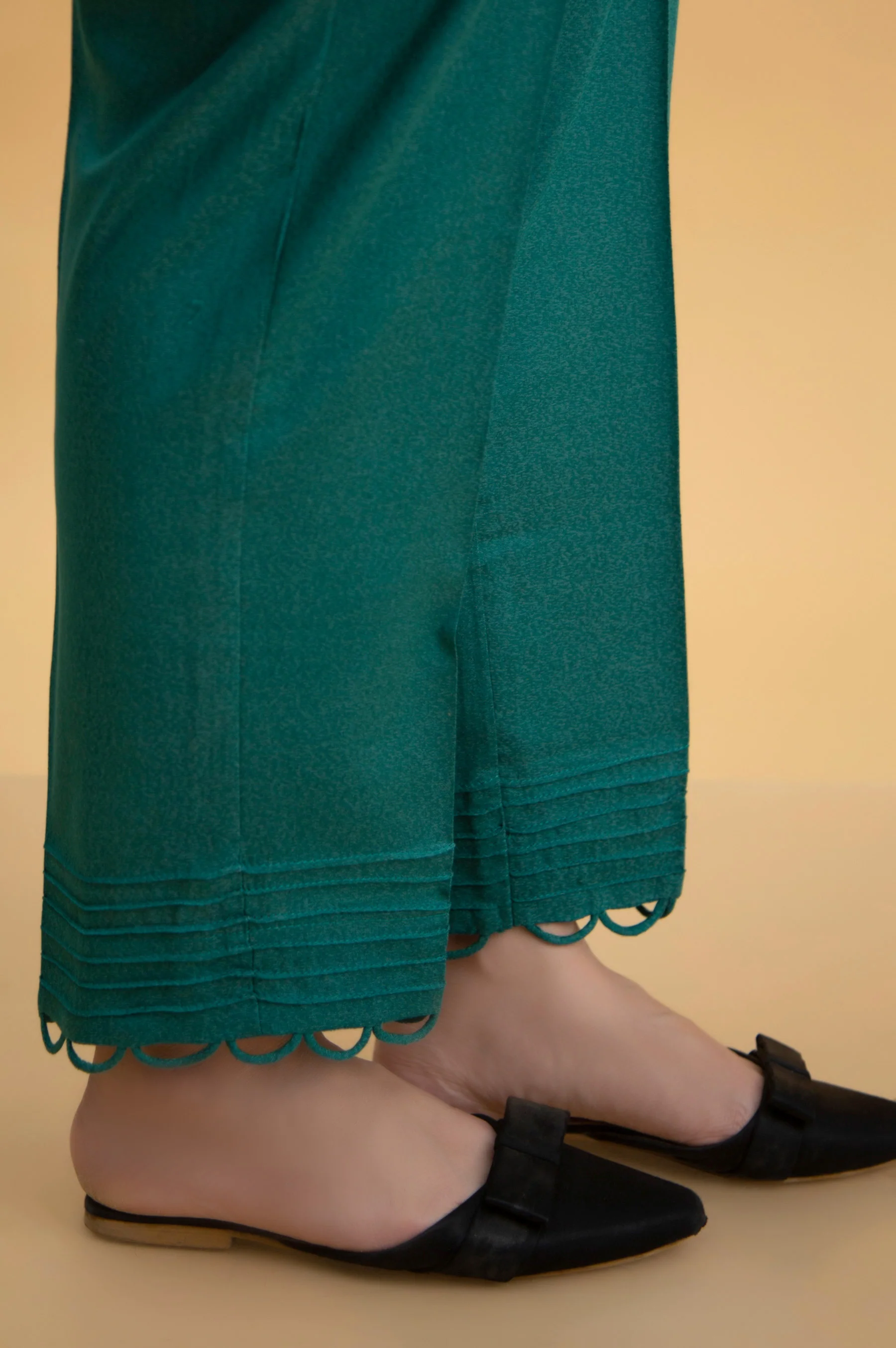 Basic Karandi Cigarette Pants - Green - Image 4