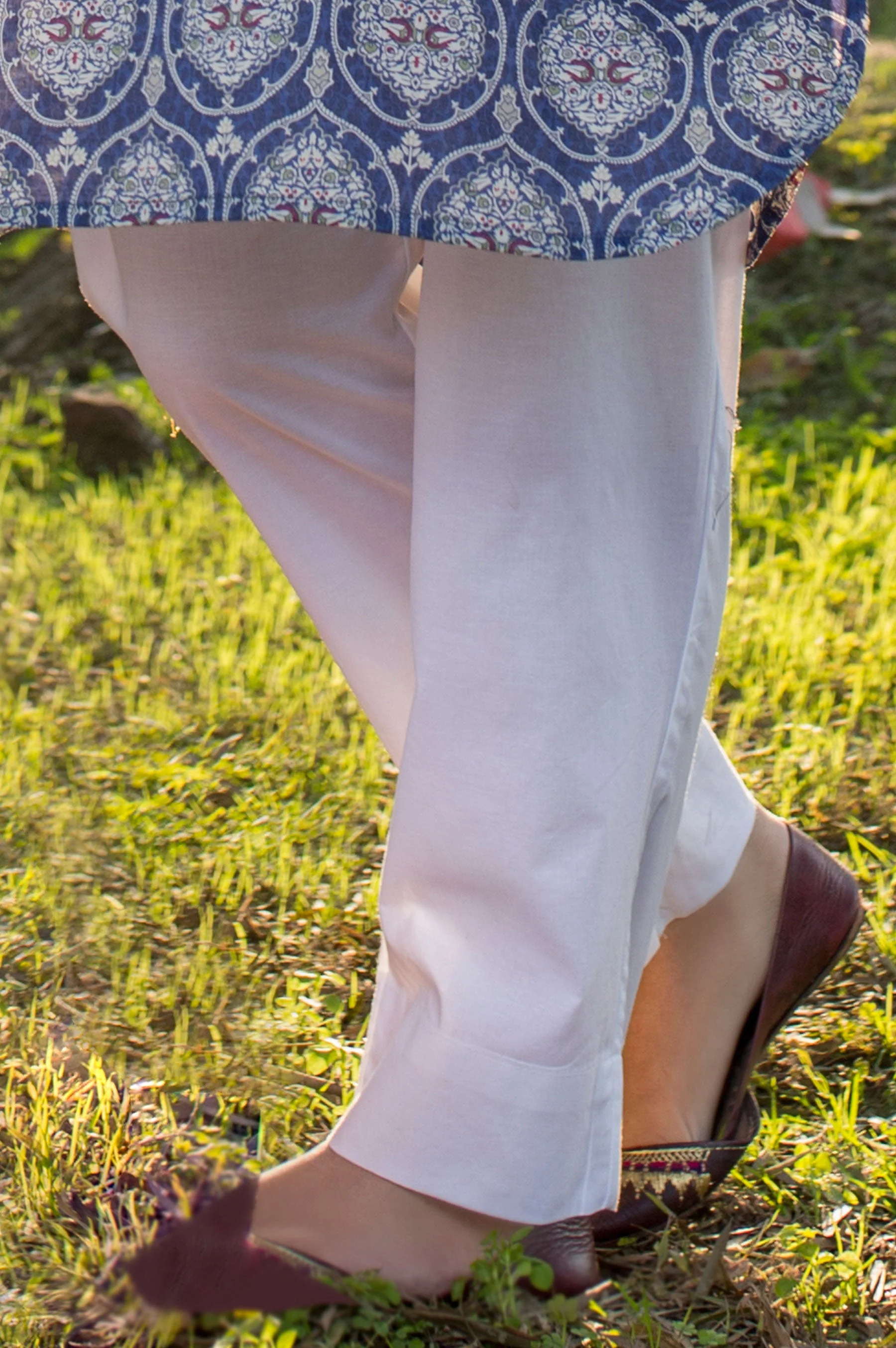 Basic Plain Cigarette Pants - White