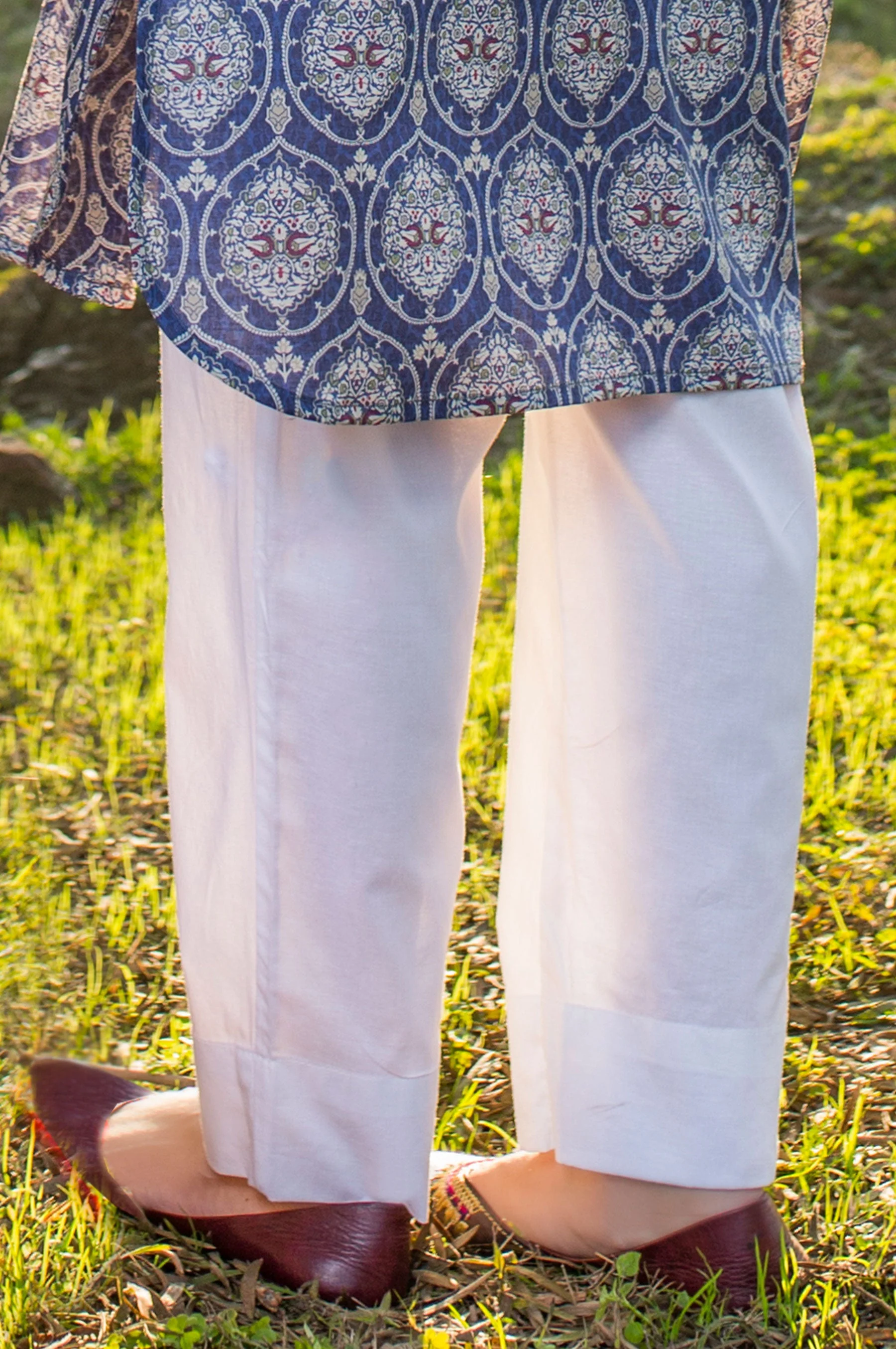 Basic Plain Cigarette Pants - White - Image 2