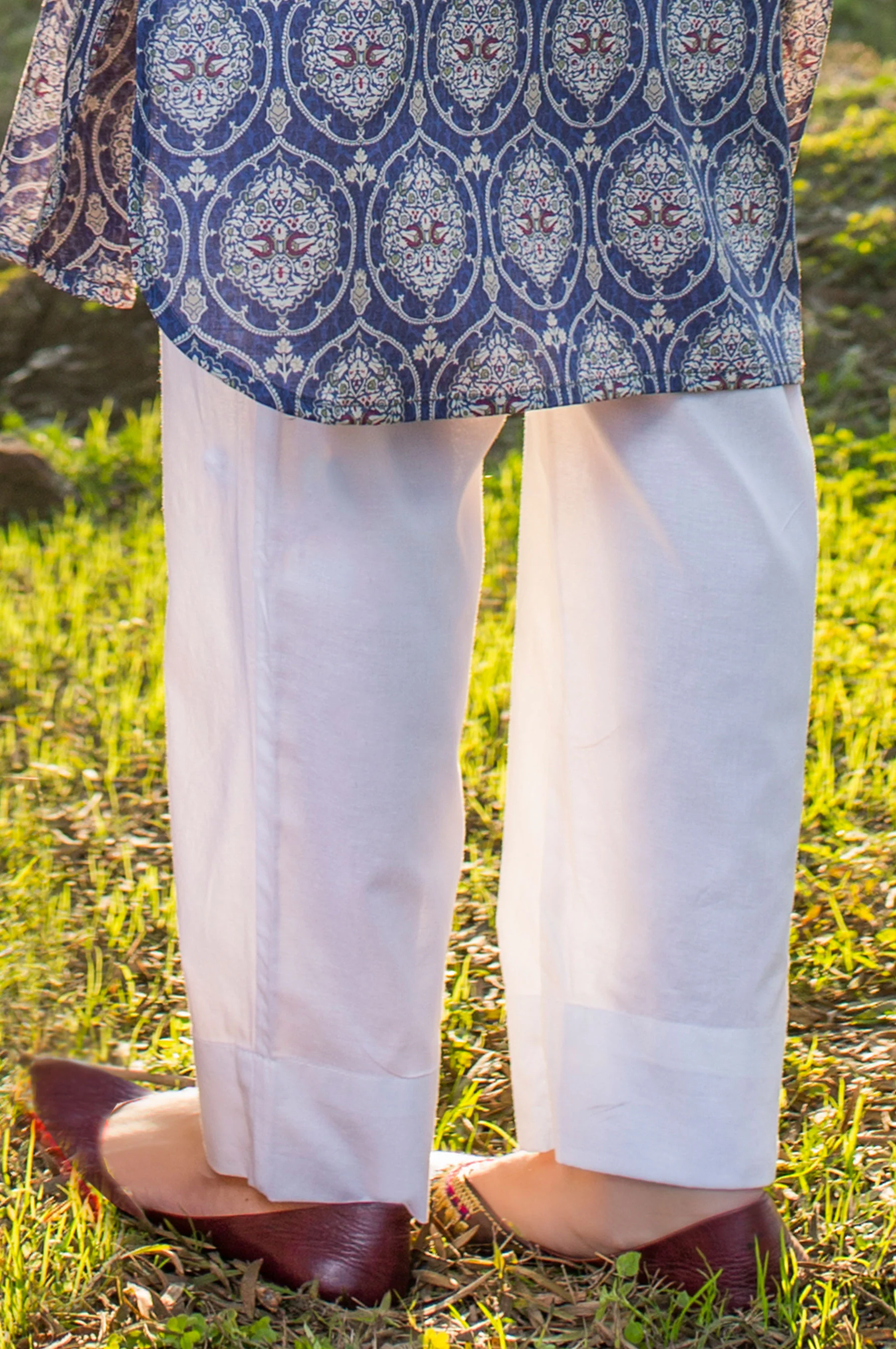 Basic Plain Cigarette Pants - White - Image 2