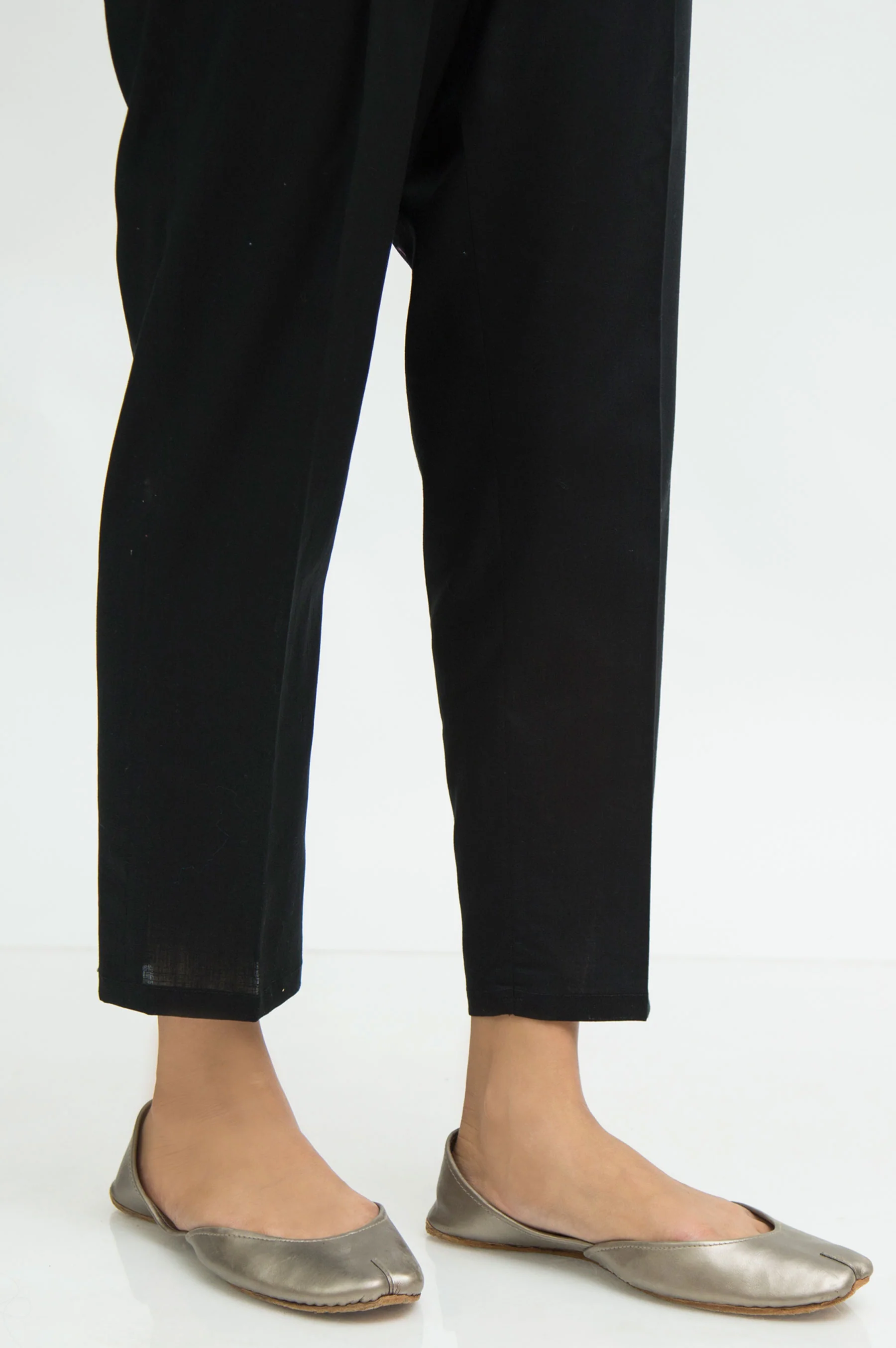 Basic Plain Khaddar Cigarette Pant - Black - Image 3