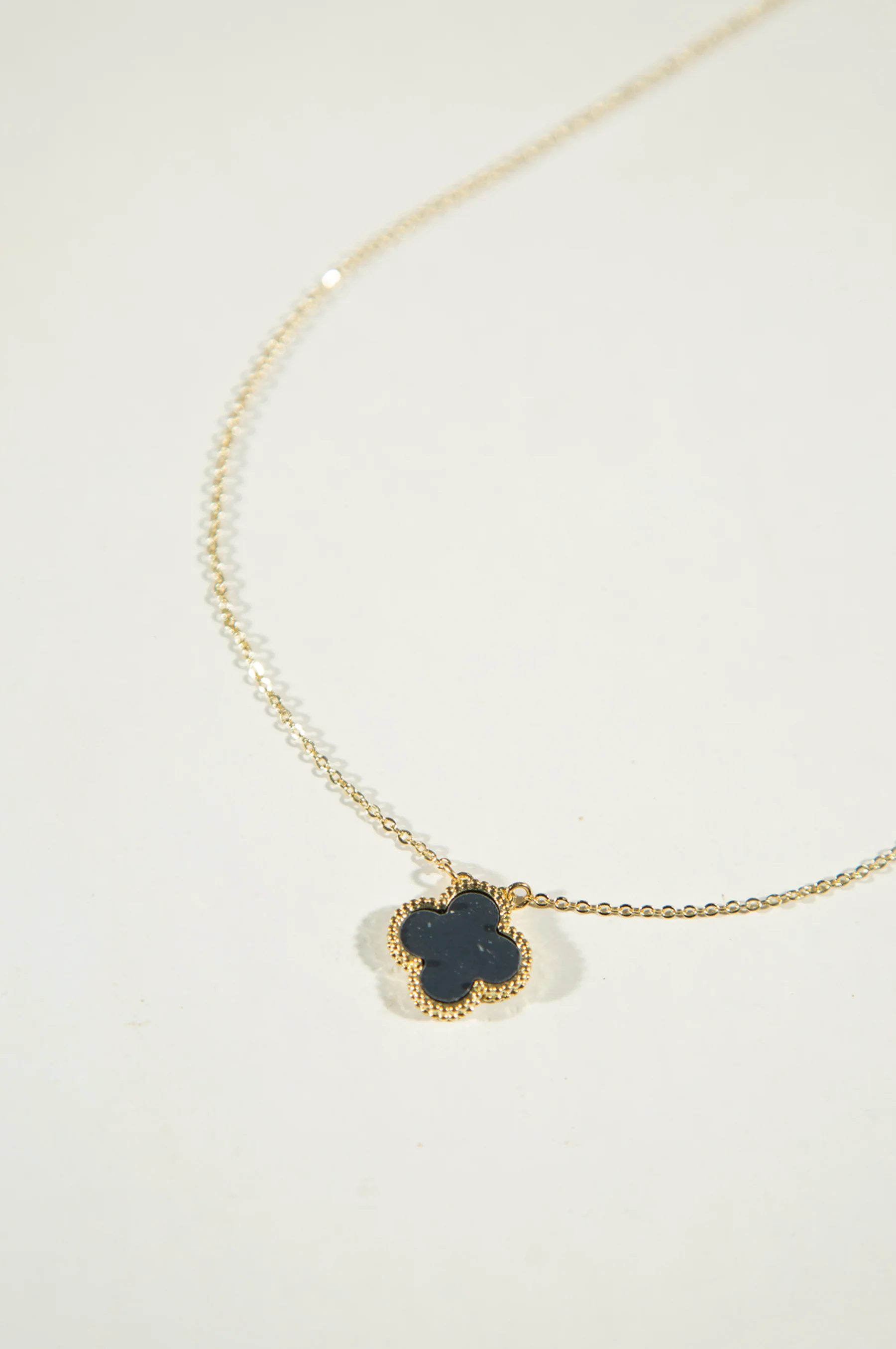 Black Shell Stone Pendant Necklace