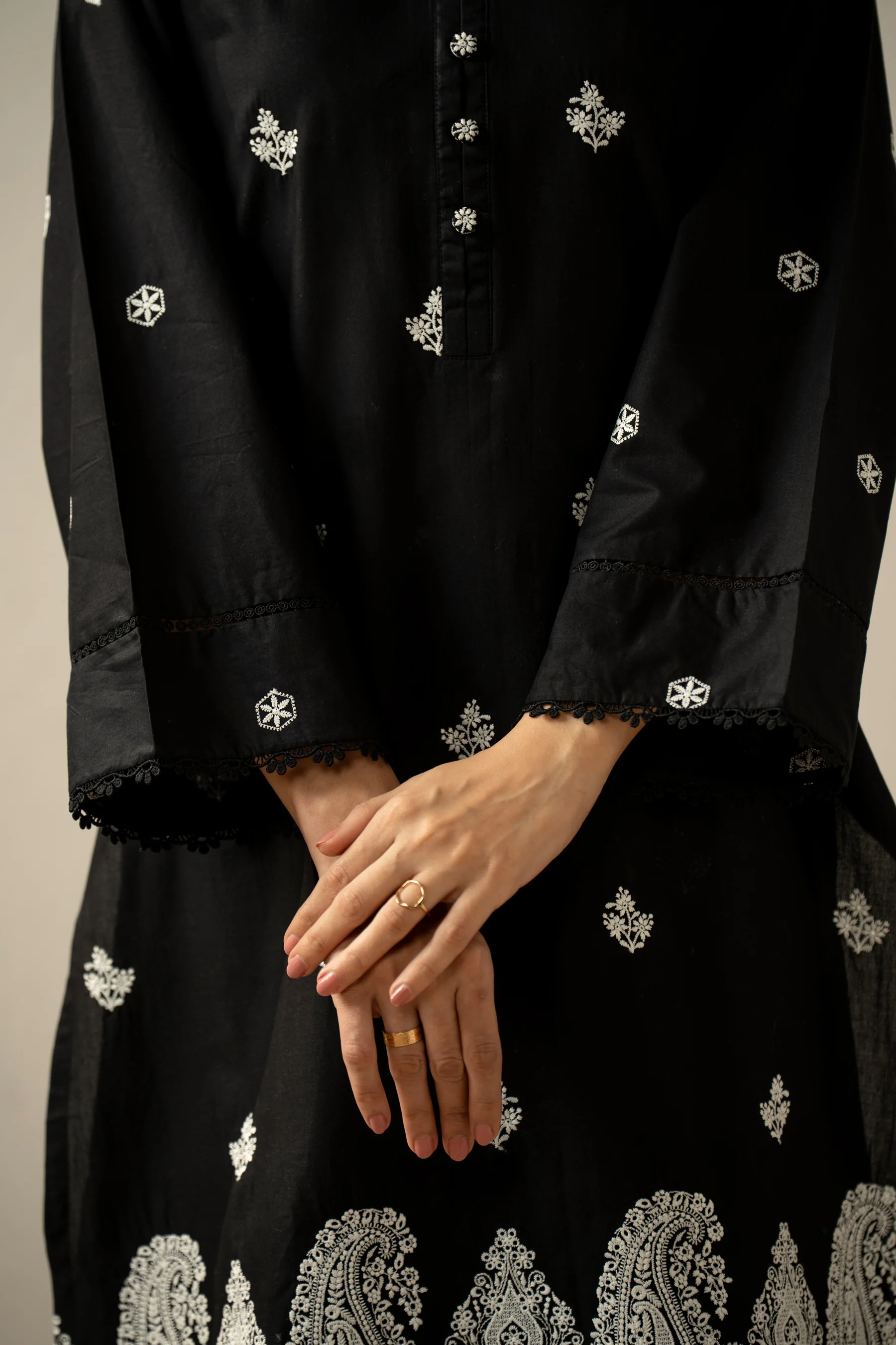 EMBROIDERED CHIKANKARI LAWN STITCHED 2 PIECE SUIT - Image 6