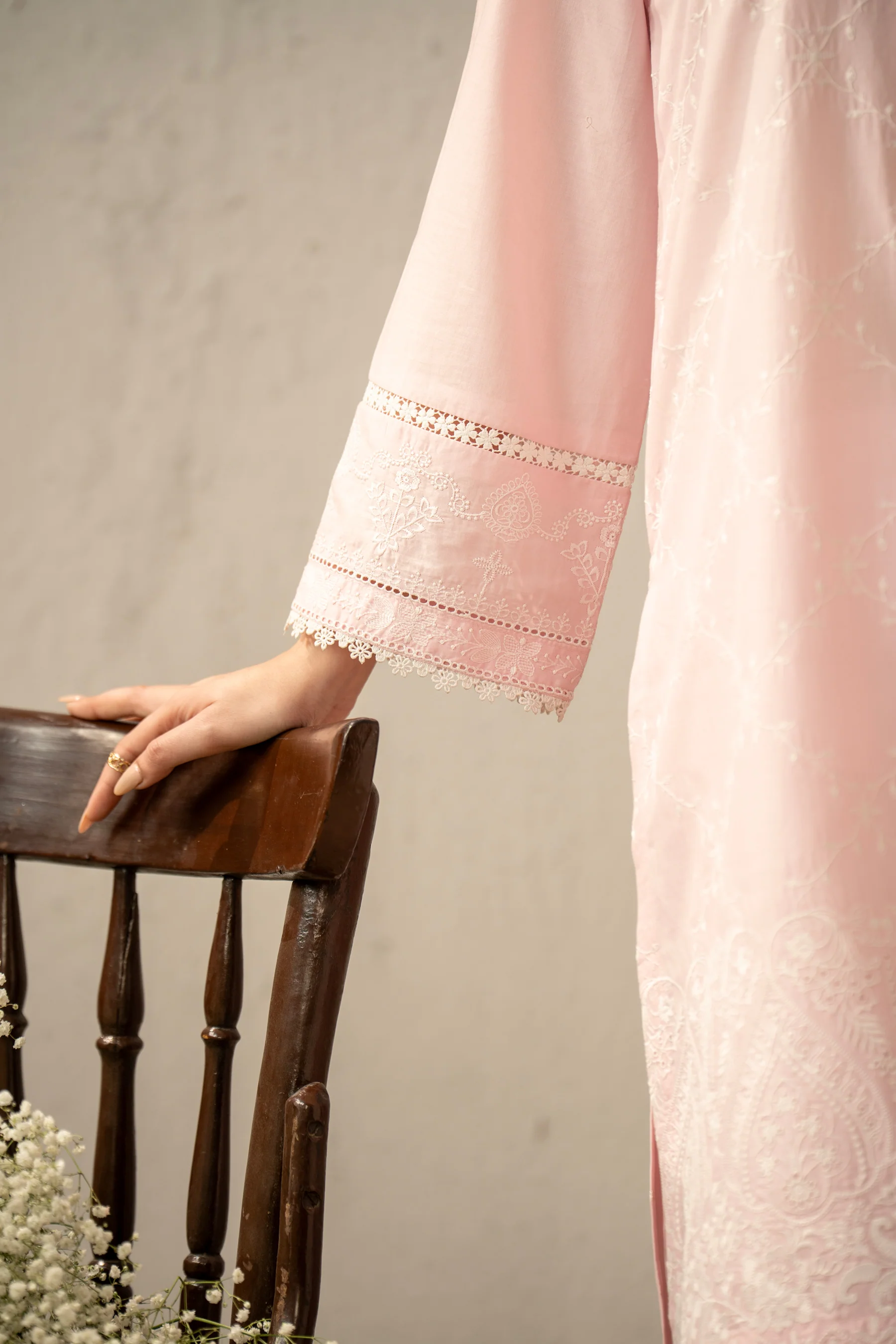 EMBROIDERED CHIKANKARI LAWN STITCHED 3 PIECE SUIT - Image 6
