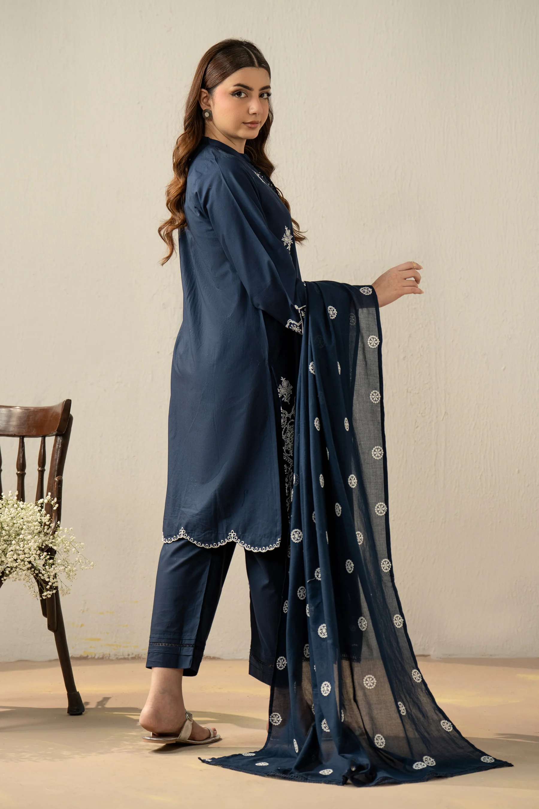 EMBROIDERED CHIKANKARI LAWN STITCHED 3 PIECE SUIT - Image 4