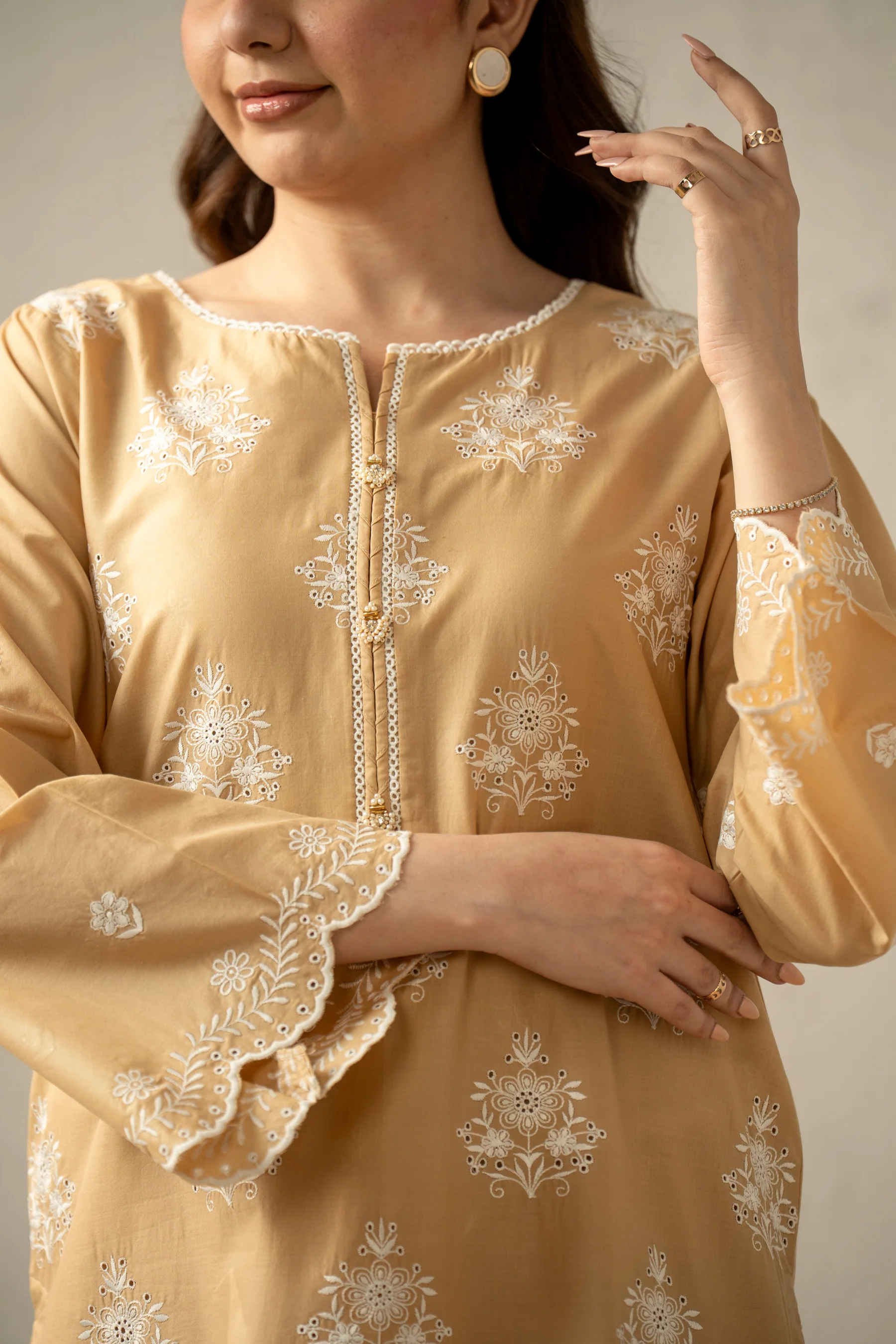 EMBROIDERED CHIKANKARI LAWN STITCHED 3 PIECE SUIT - Image 2