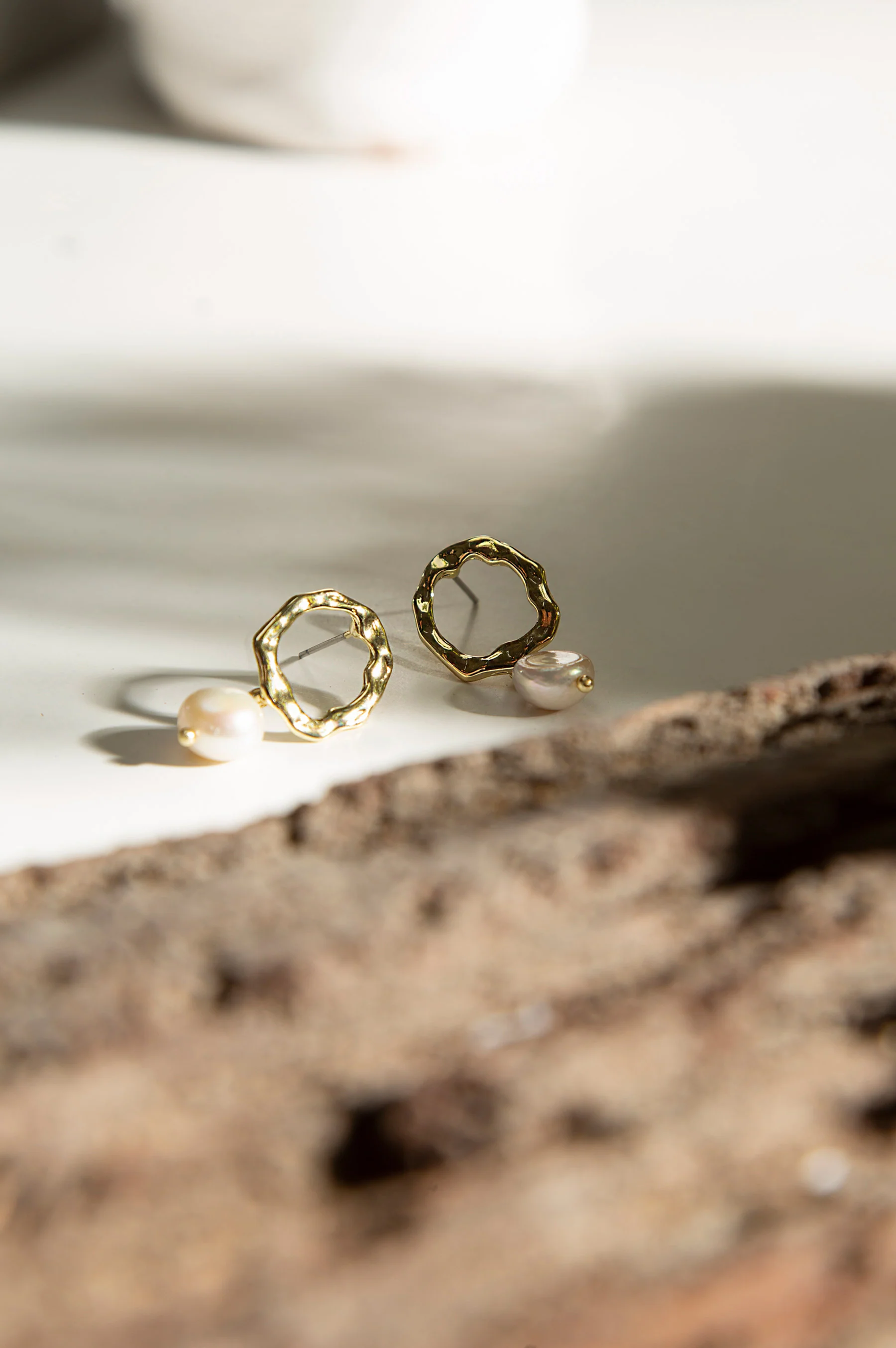 Golden Swirl Pearl Earrings - Image 3