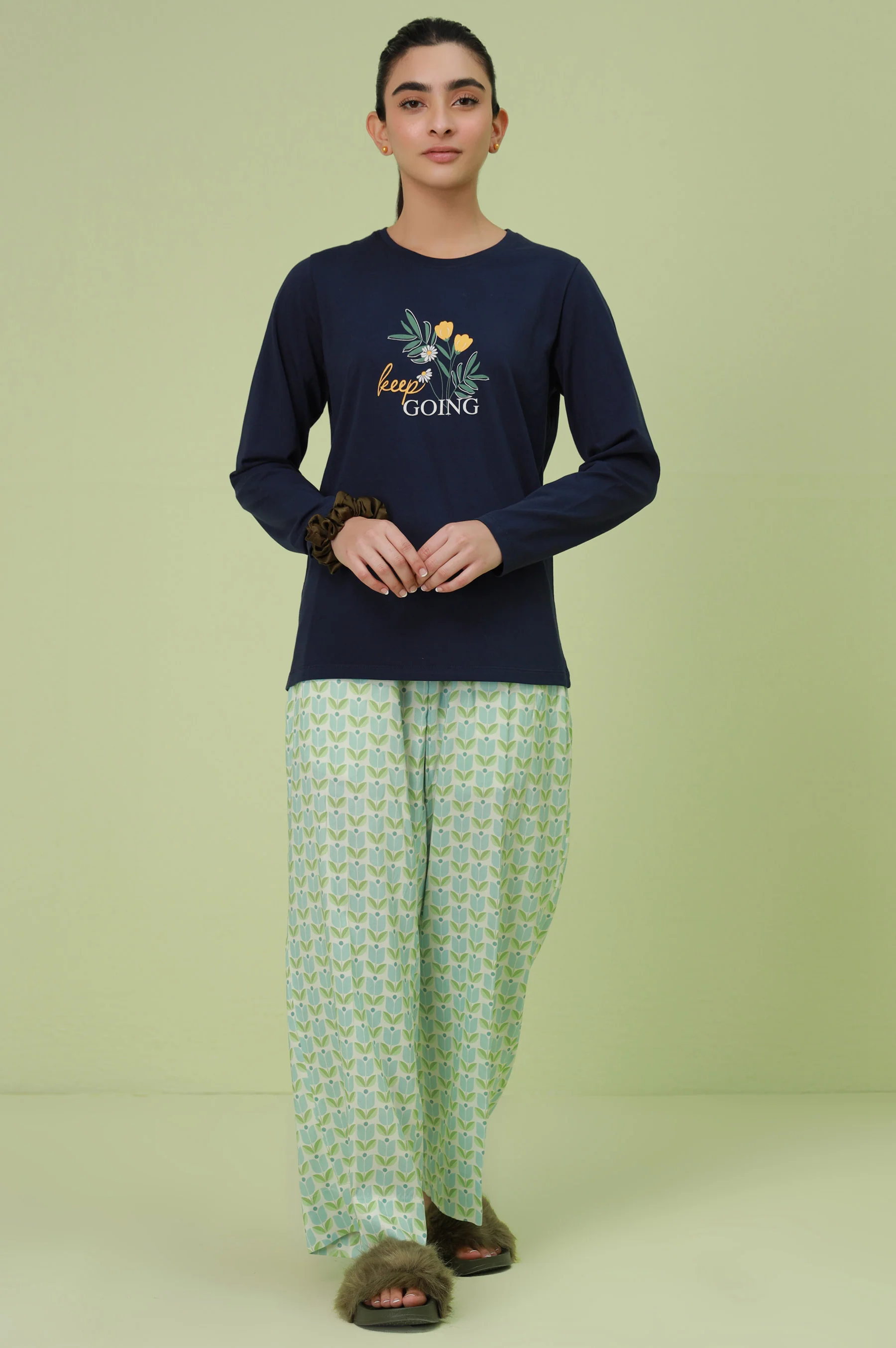 Crew Neck Full Sleeves Tee - Image 5