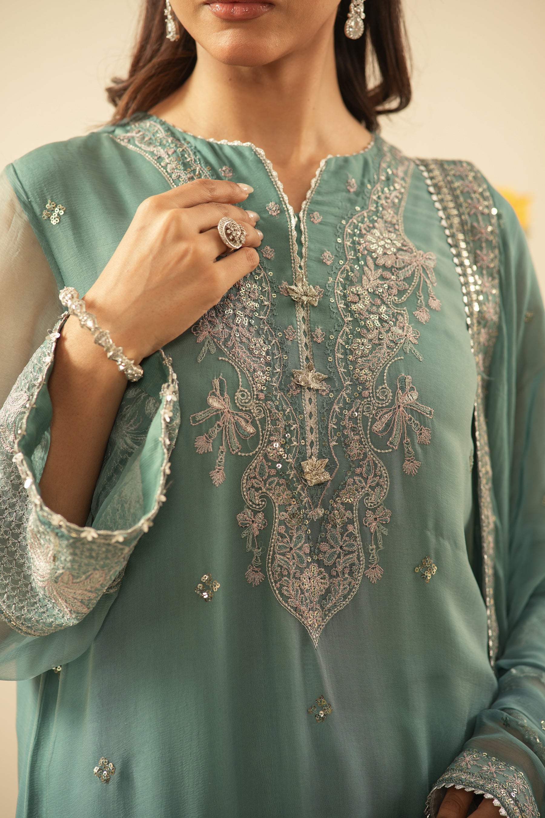 EMBROIDERED CHIFFON UNSTITCHED 3 PIECE SUIT - Image 4