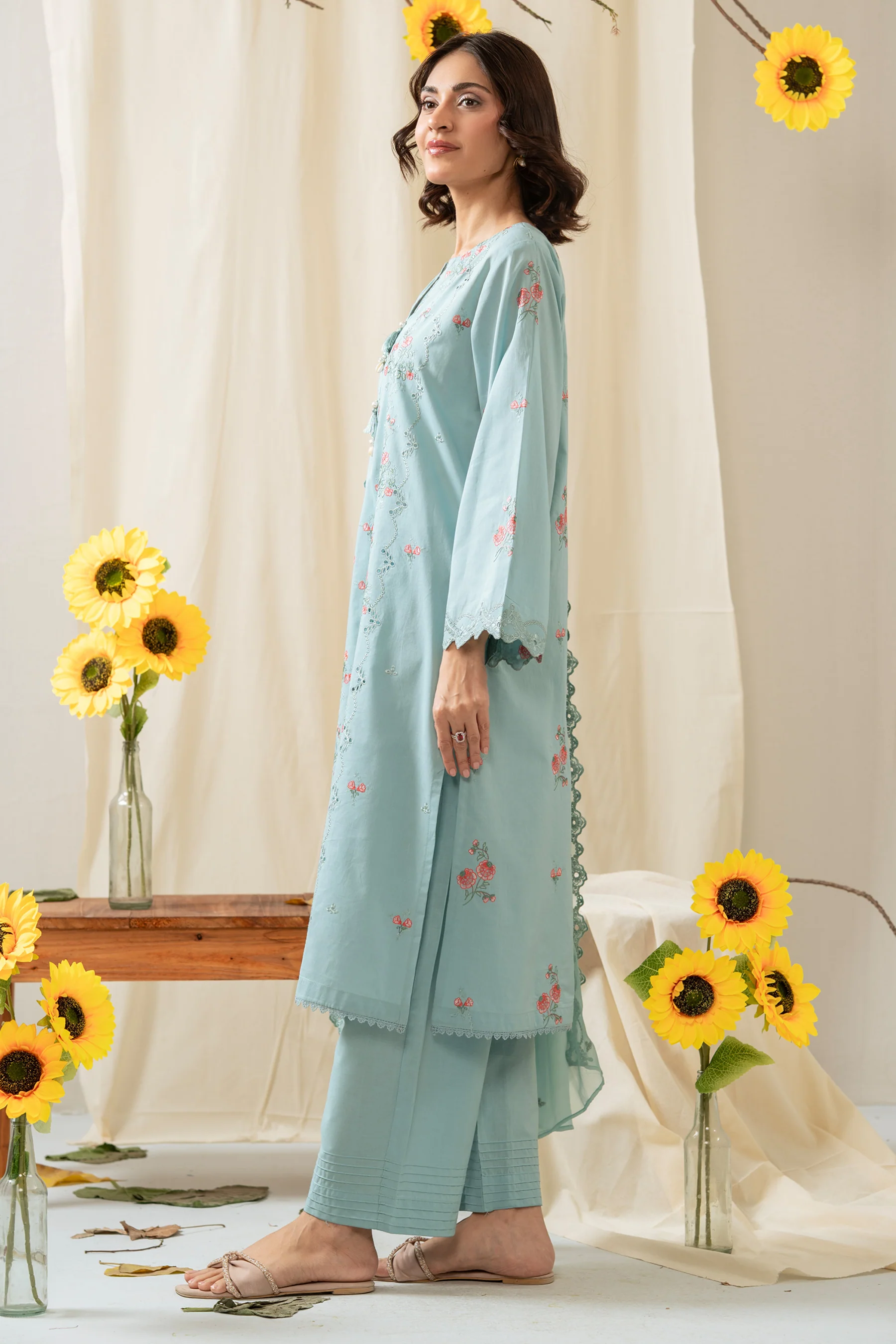 EMBROIDERED LAWN STITCHED 3 PIECE SUIT - Image 5