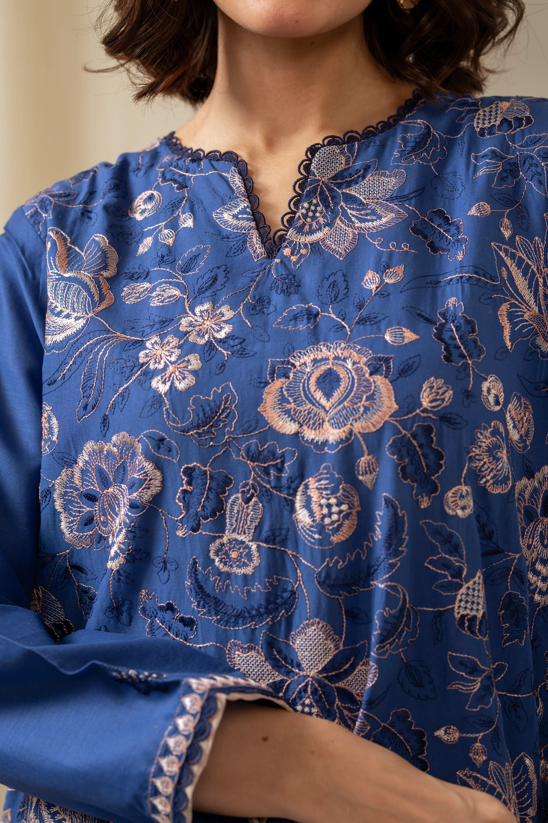 EMBROIDERED LAWN STITCHED 3 PIECE SUIT - Image 2