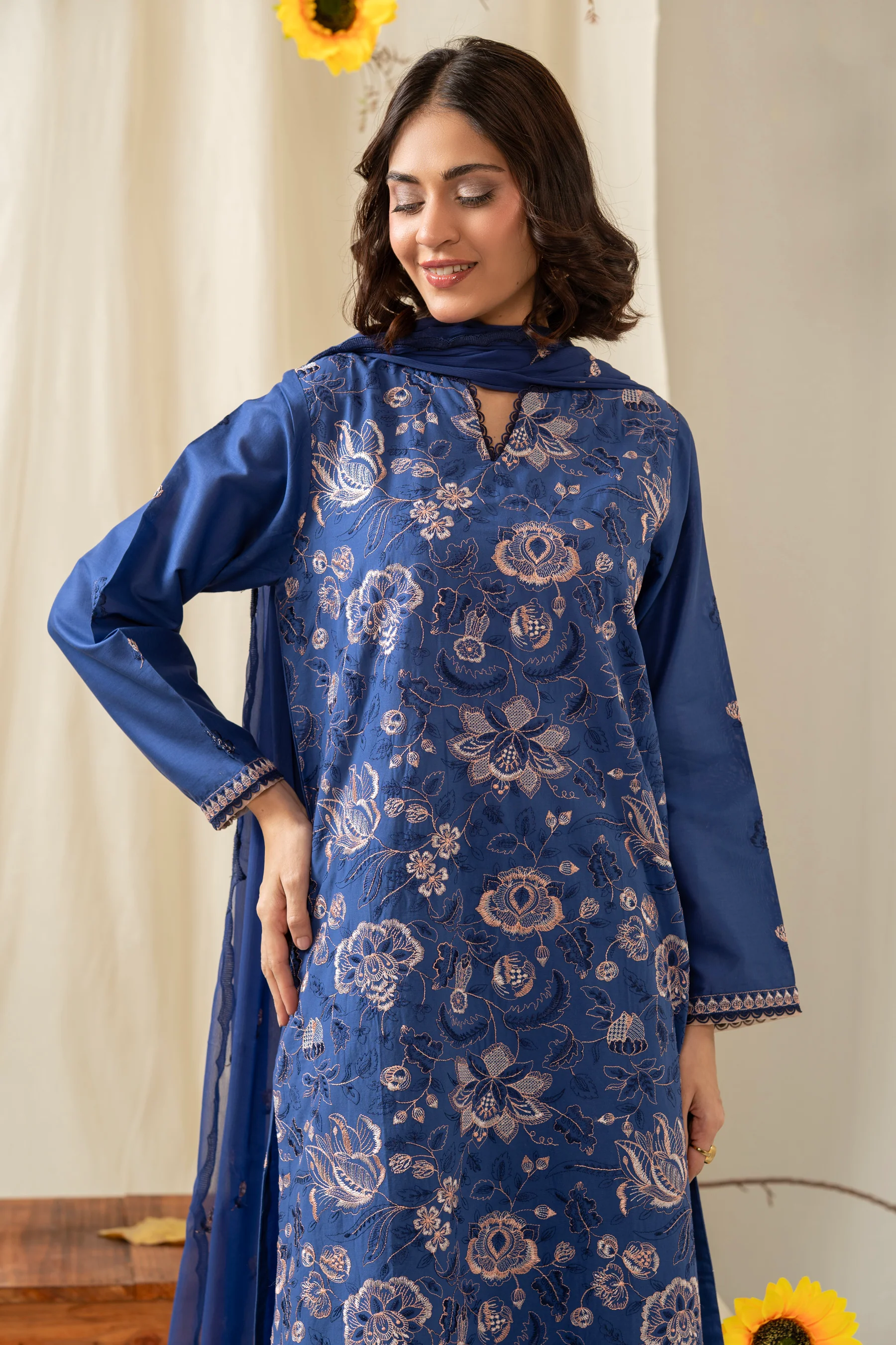 EMBROIDERED LAWN STITCHED 3 PIECE SUIT - Image 4