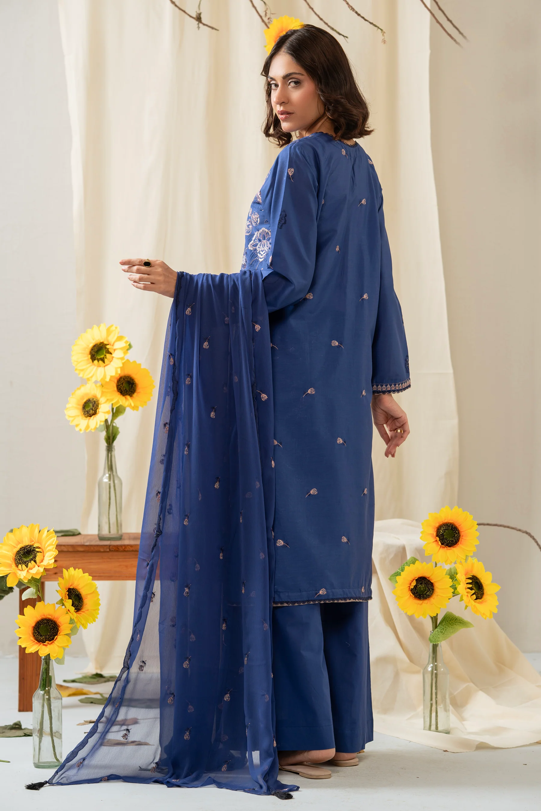 EMBROIDERED LAWN STITCHED 3 PIECE SUIT - Image 6