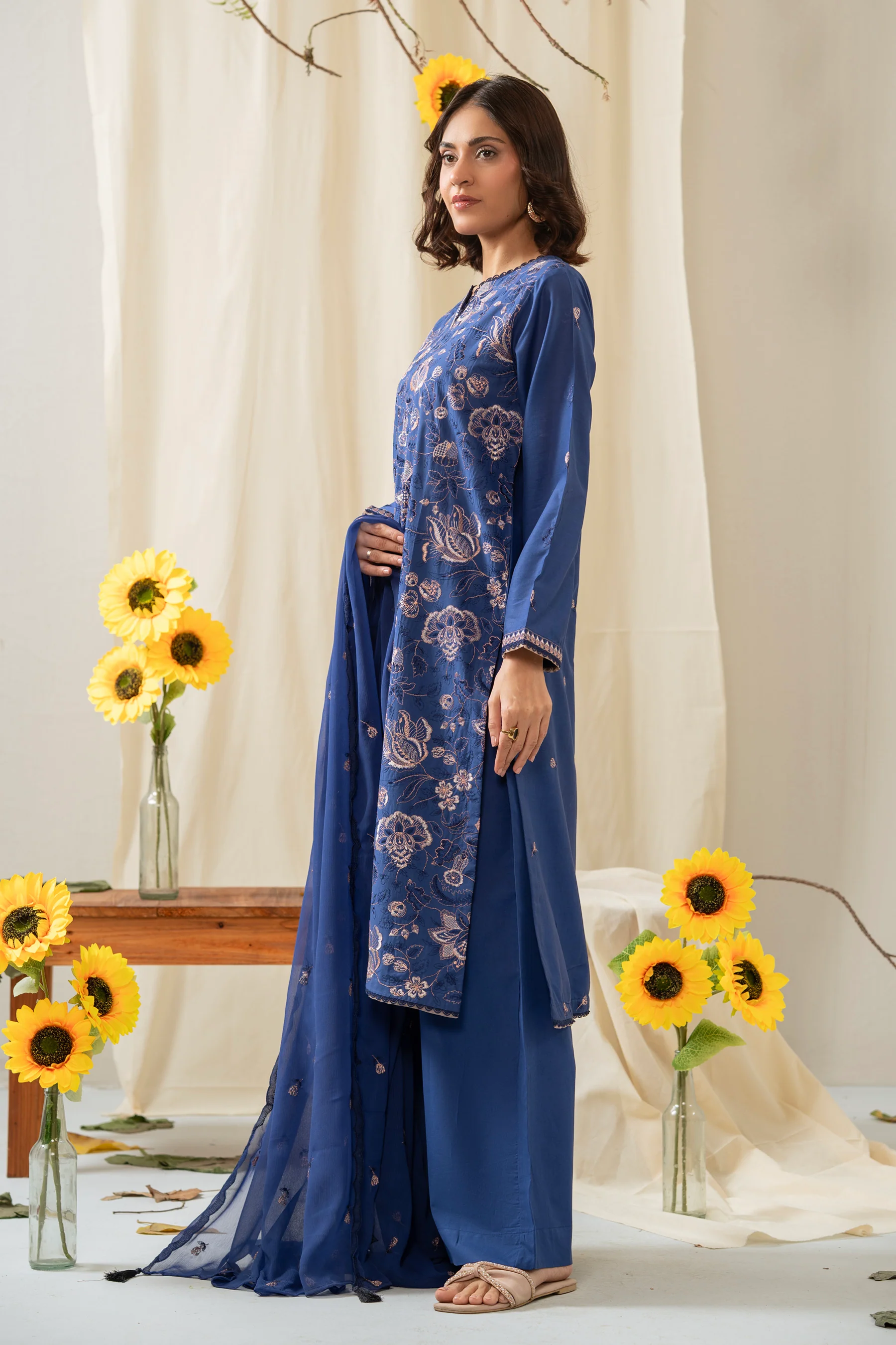 EMBROIDERED LAWN STITCHED 3 PIECE SUIT - Image 7