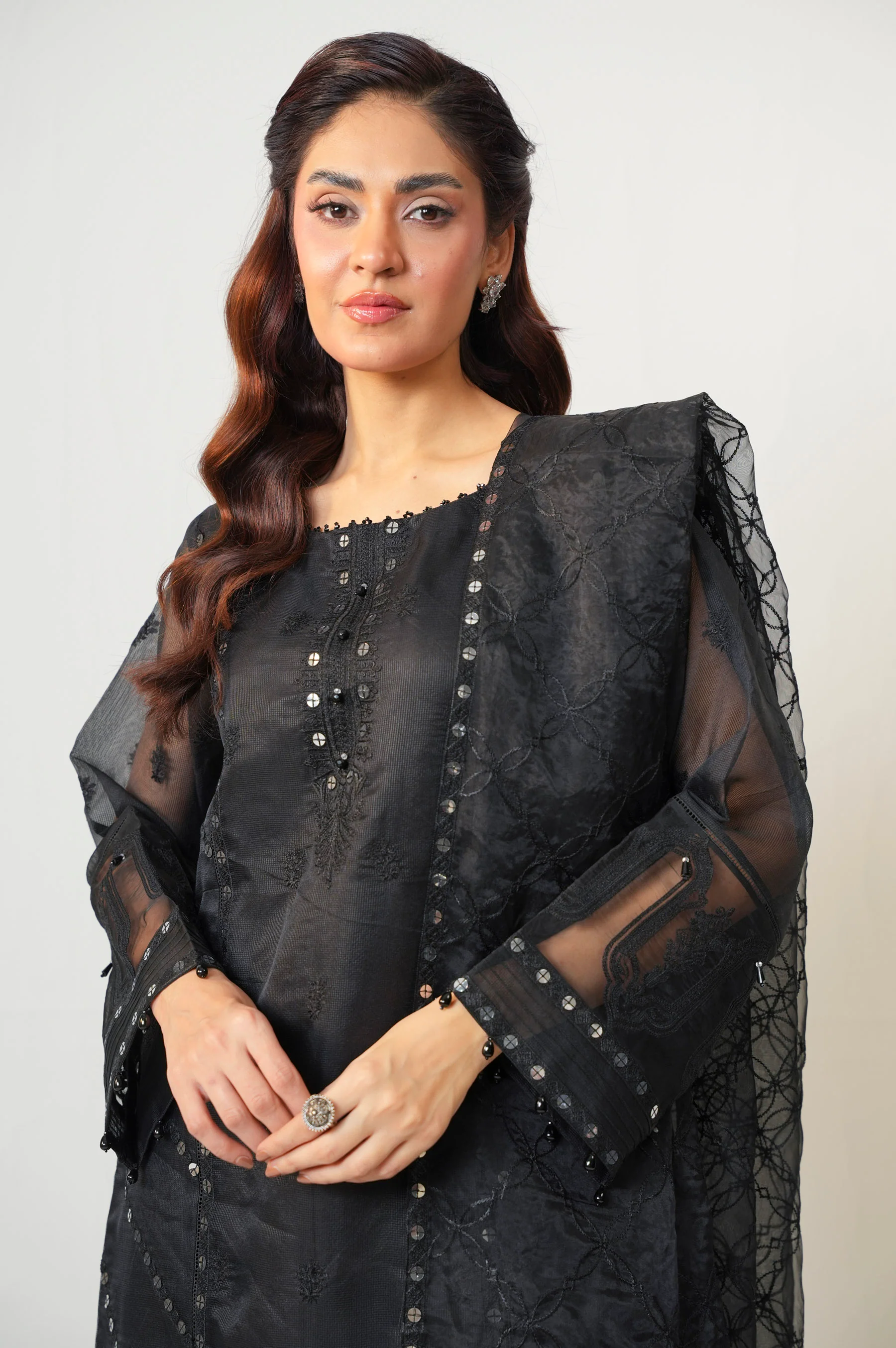 EMBROIDERED RAJJO NET STITCHED 3 PIECE SUIT - Image 2