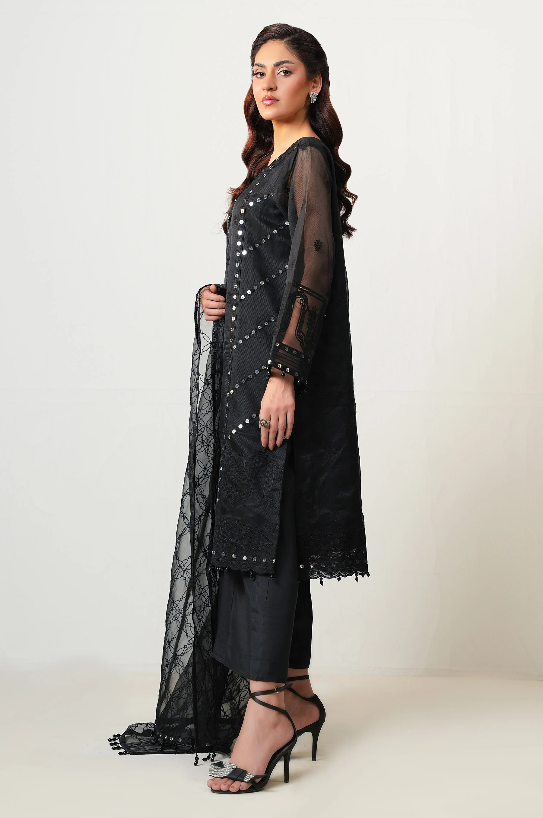 EMBROIDERED RAJJO NET STITCHED 3 PIECE SUIT - Image 3