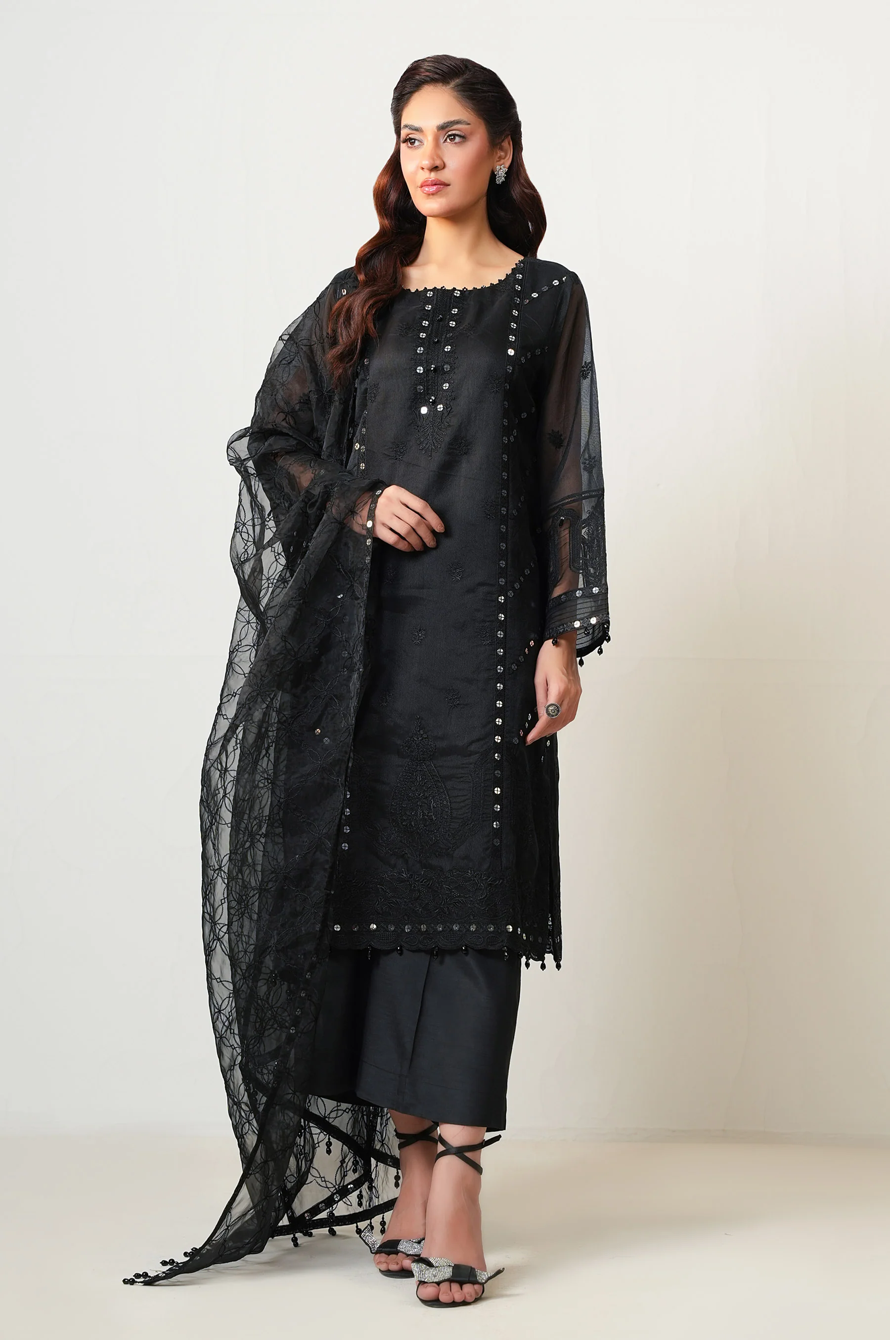 EMBROIDERED RAJJO NET STITCHED 3 PIECE SUIT - Image 5