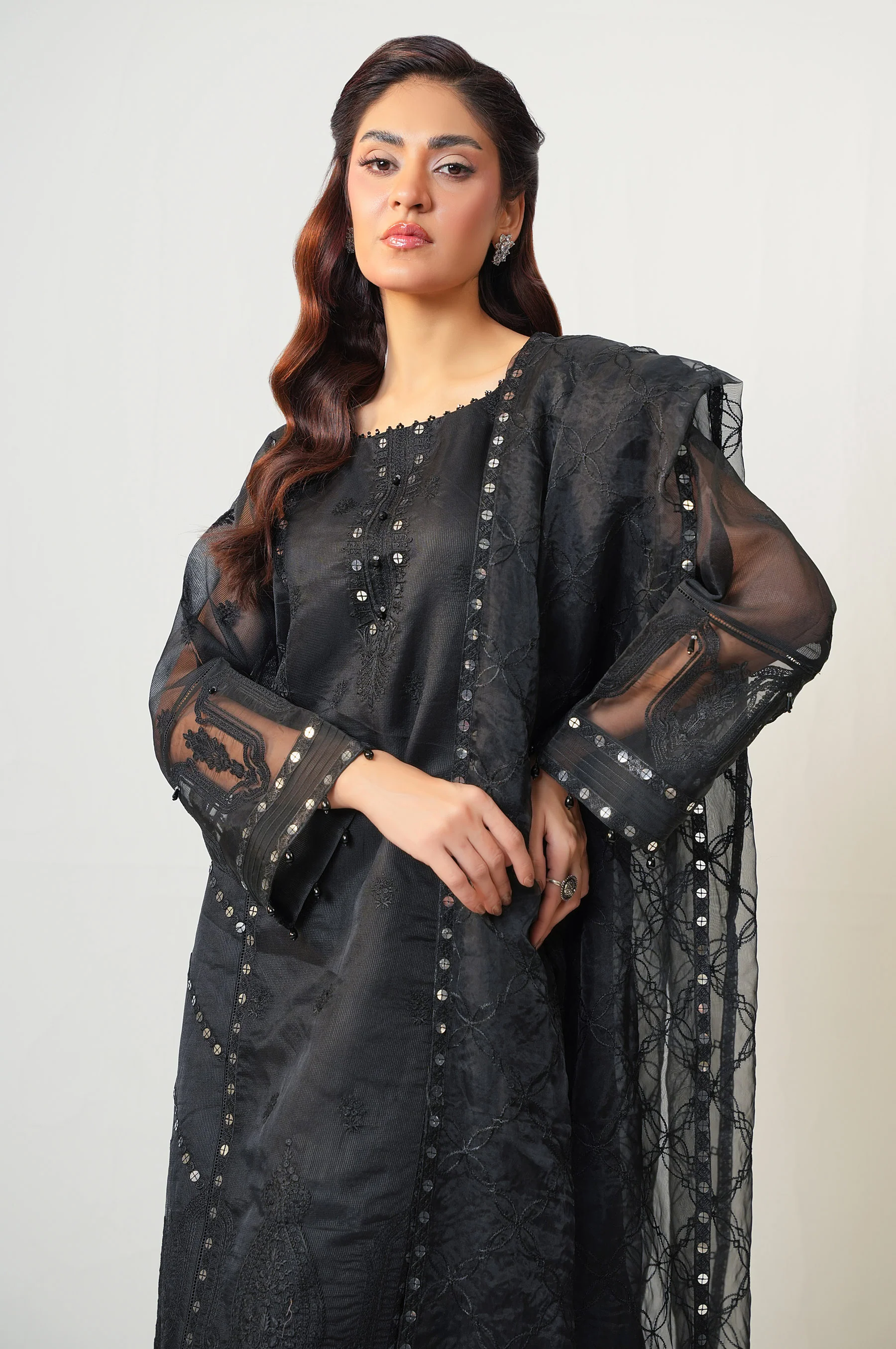 EMBROIDERED RAJJO NET STITCHED 3 PIECE SUIT - Image 6