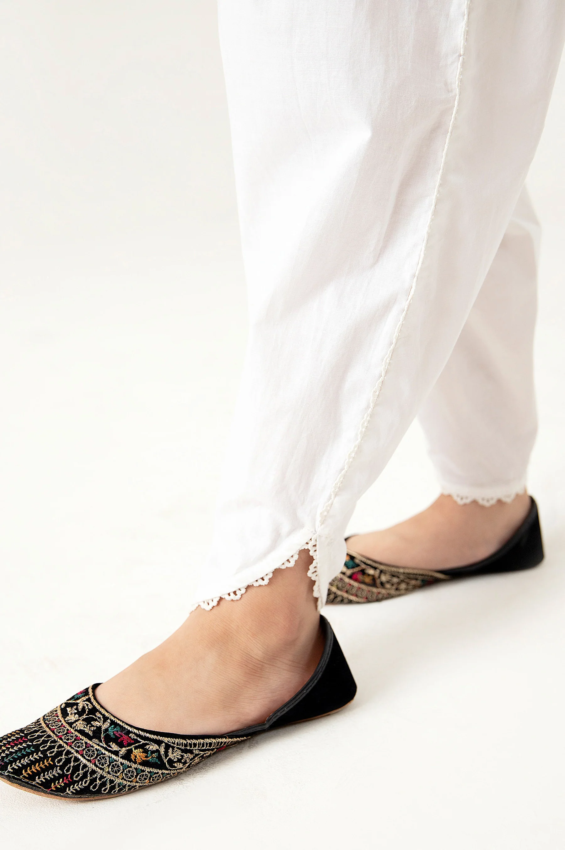 Embellished Tulip Pants - White - Image 3