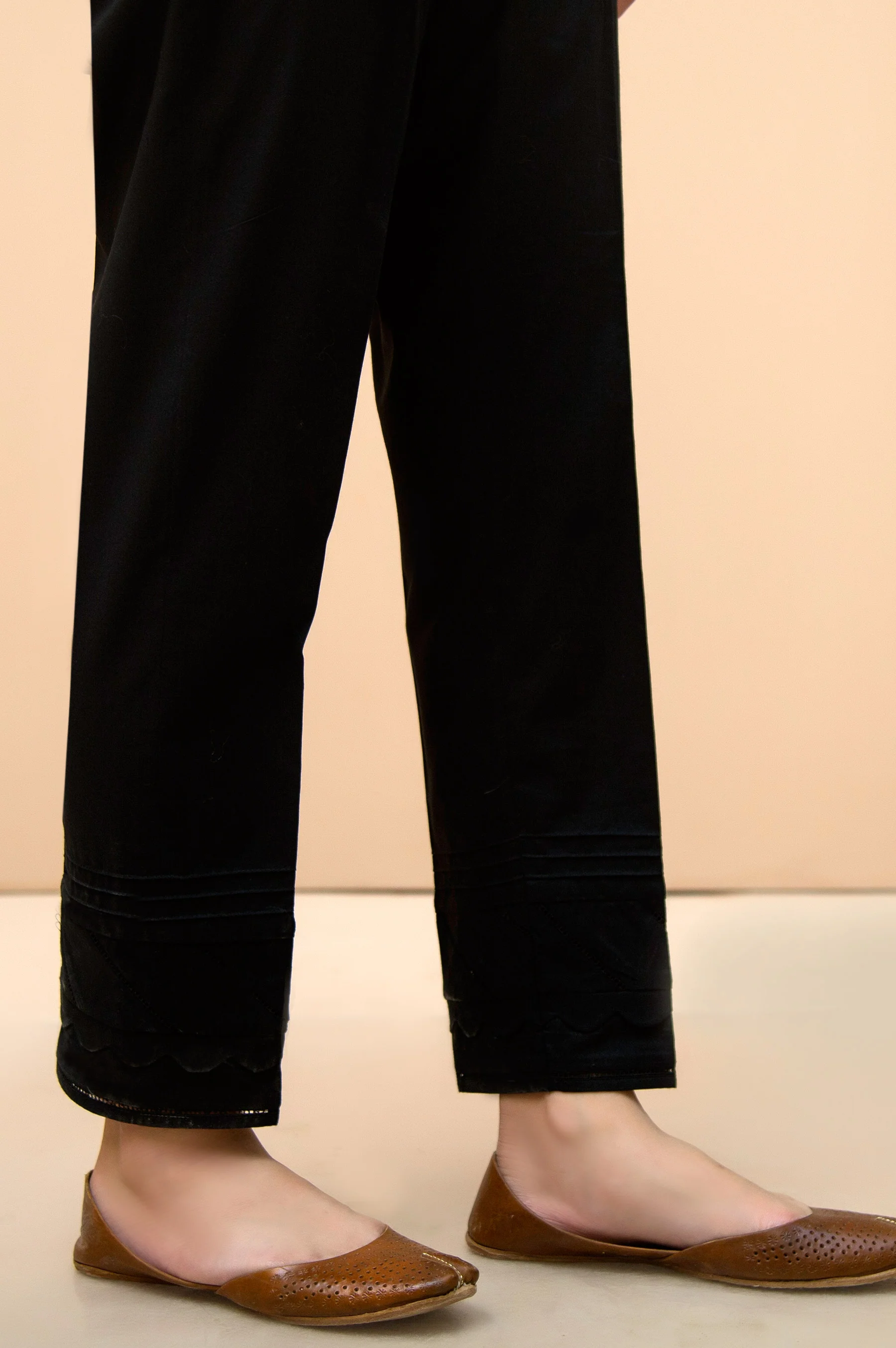 Embellished Cigarette Pants - Black - Image 3