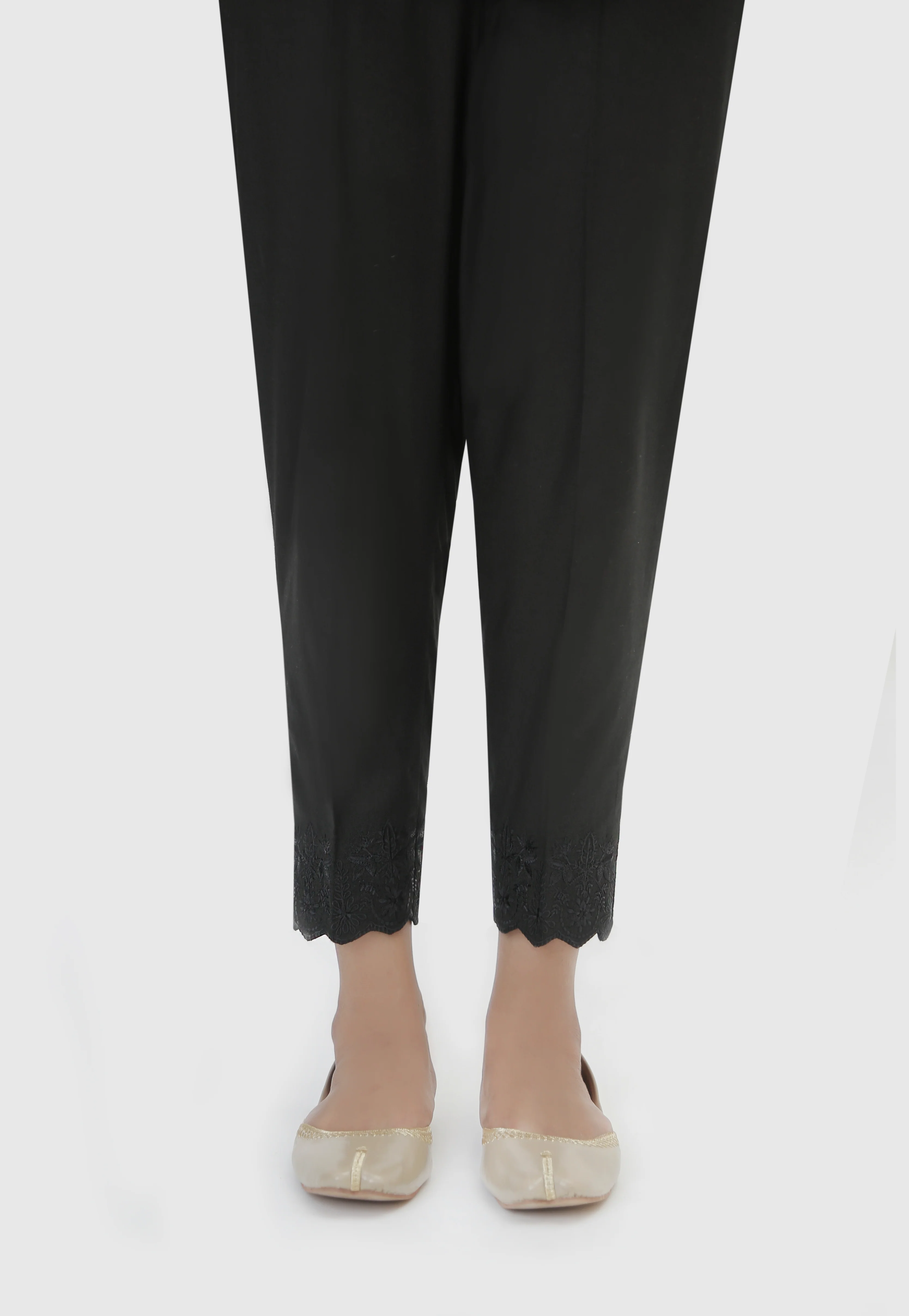 Embroidered Cambric Cigeratte Pants - Black