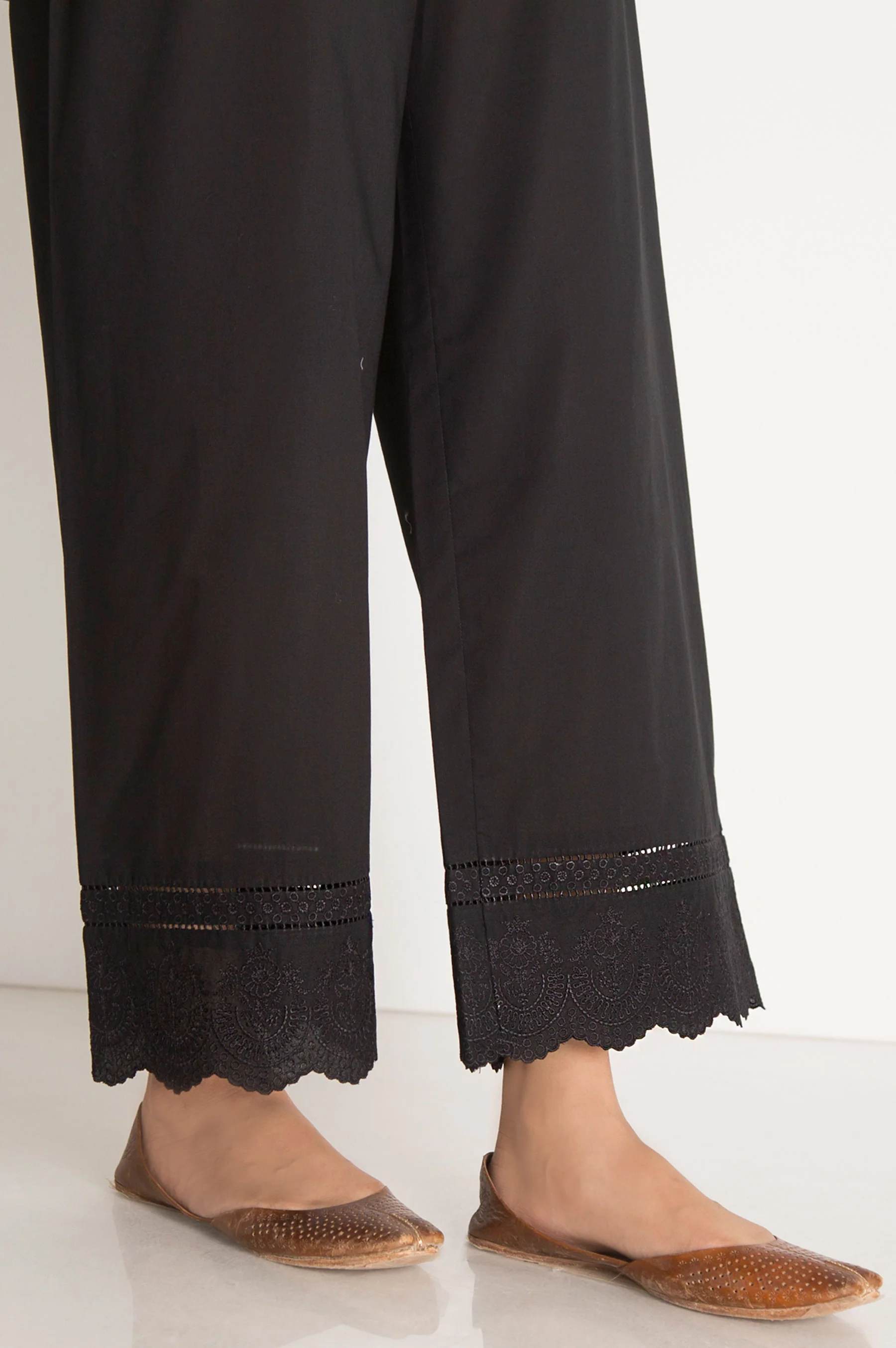 Embroidered Cambric Culotte Pant - Black