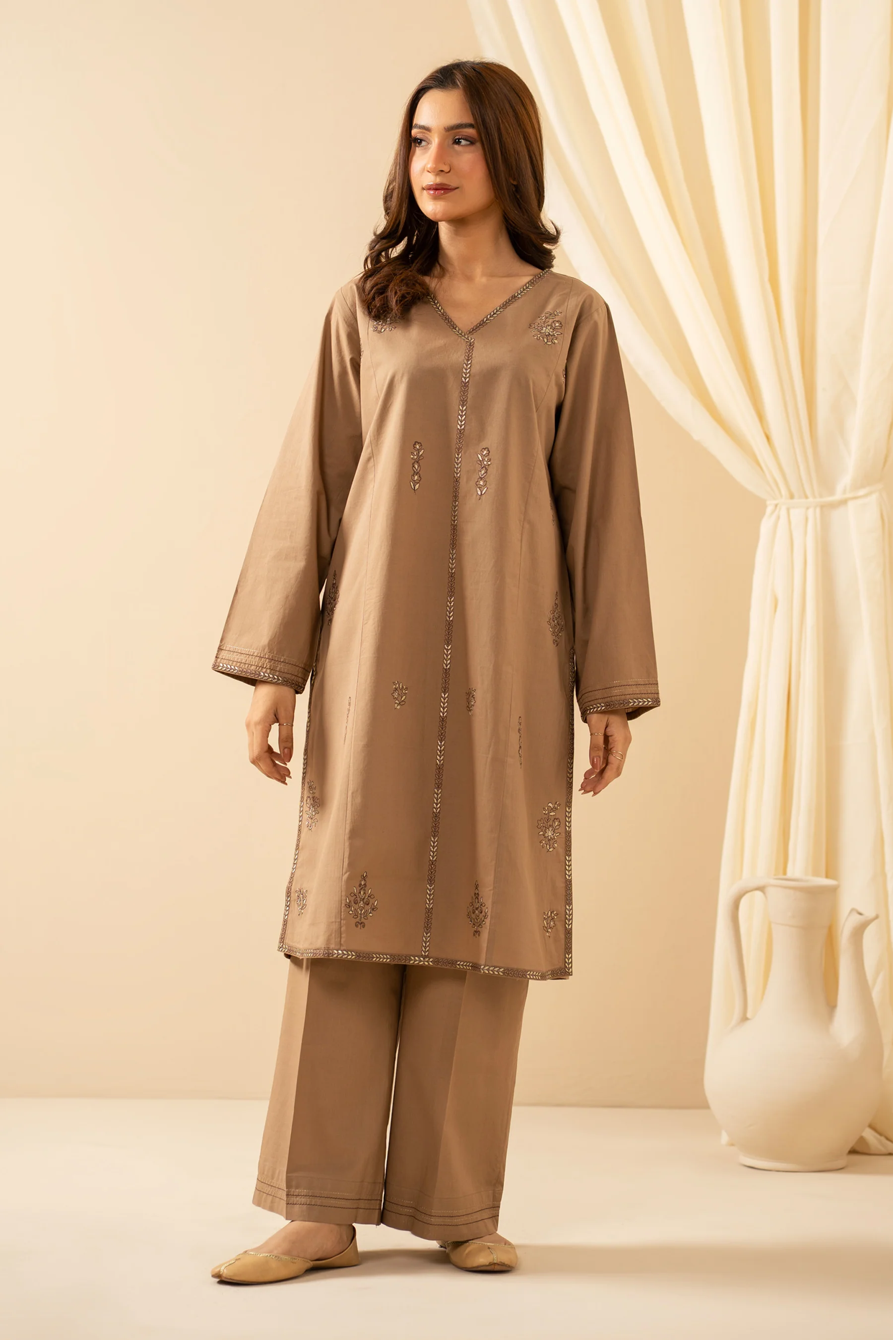 EMBROIDERED CAMBRIC STITCHED 2 PIECE SUIT - Image 5