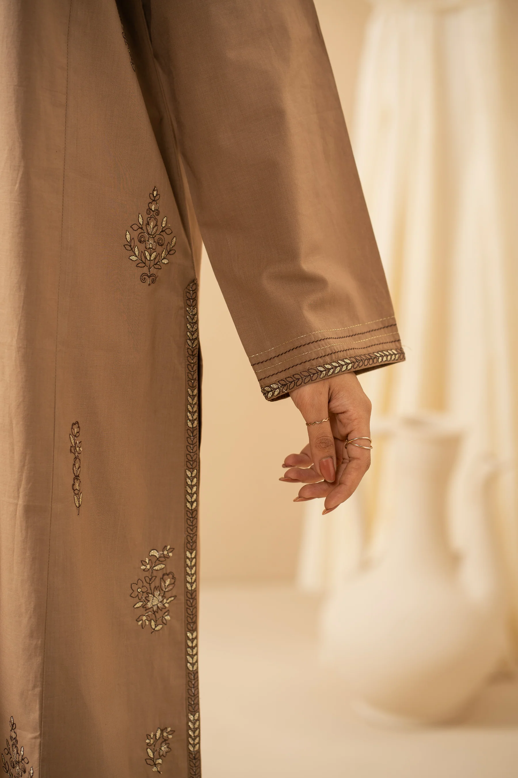 EMBROIDERED CAMBRIC STITCHED 2 PIECE SUIT - Image 6