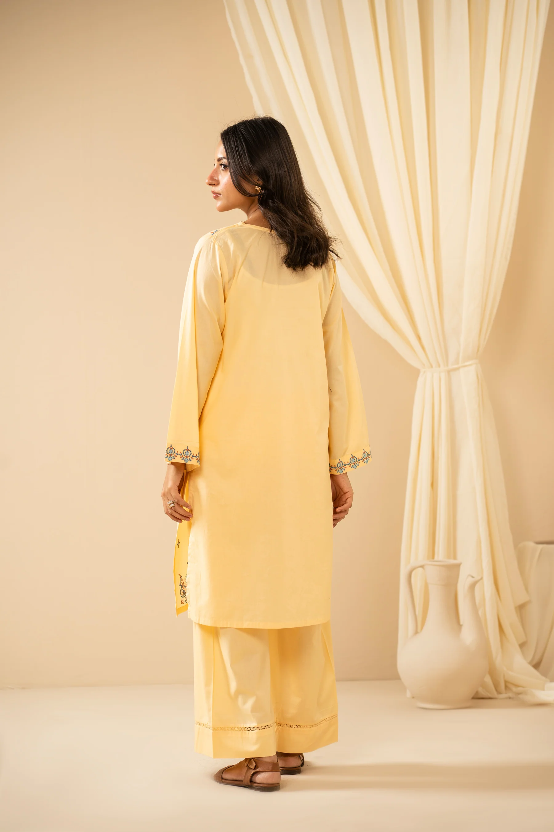 EMBROIDERED CAMBRIC STITCHED 2 PIECE SUIT - Image 4