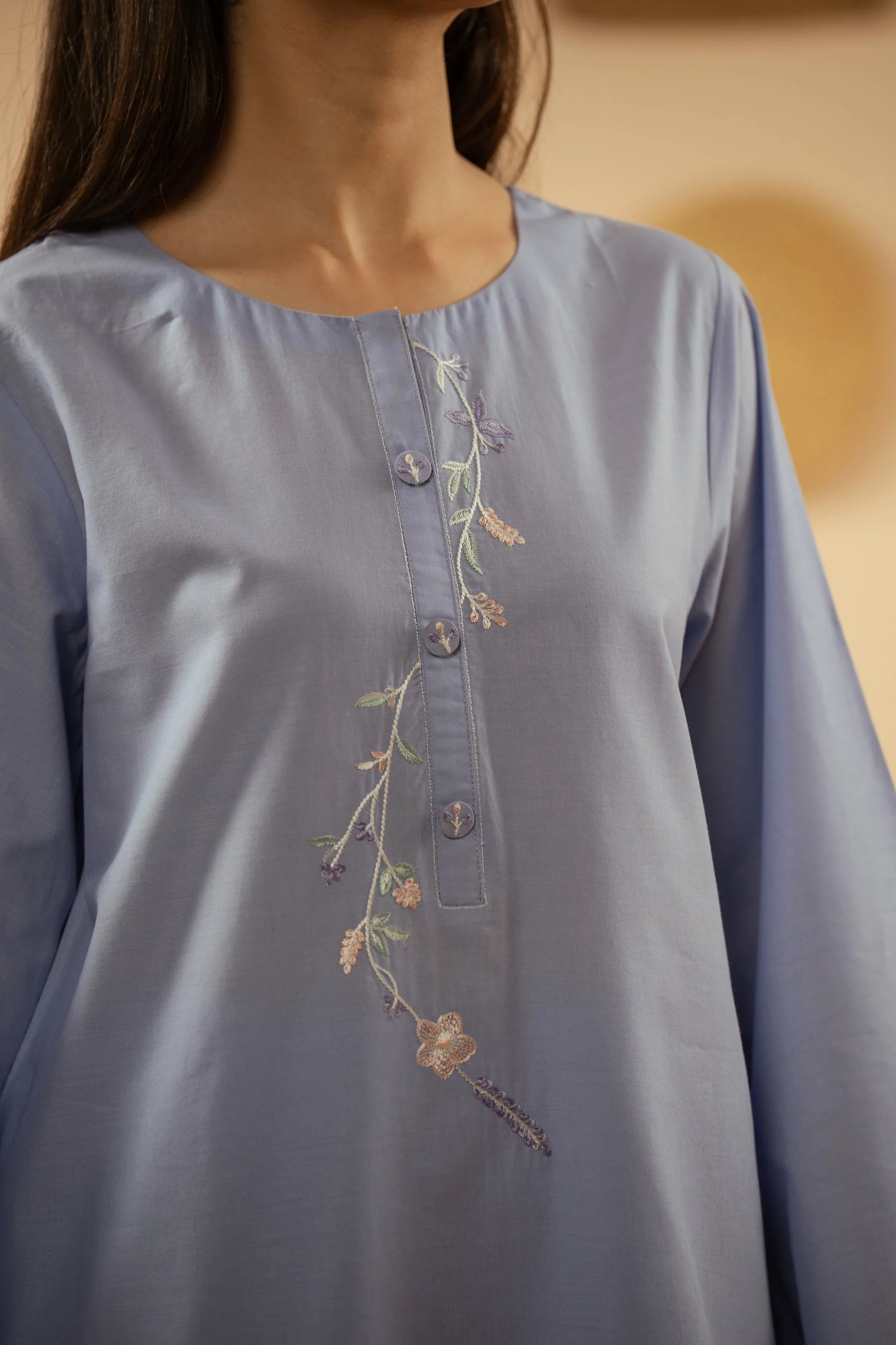 EMBROIDERED CAMBRIC STITCHED 2 PIECE SUIT (FACTORY E-OUTLET) - Image 2