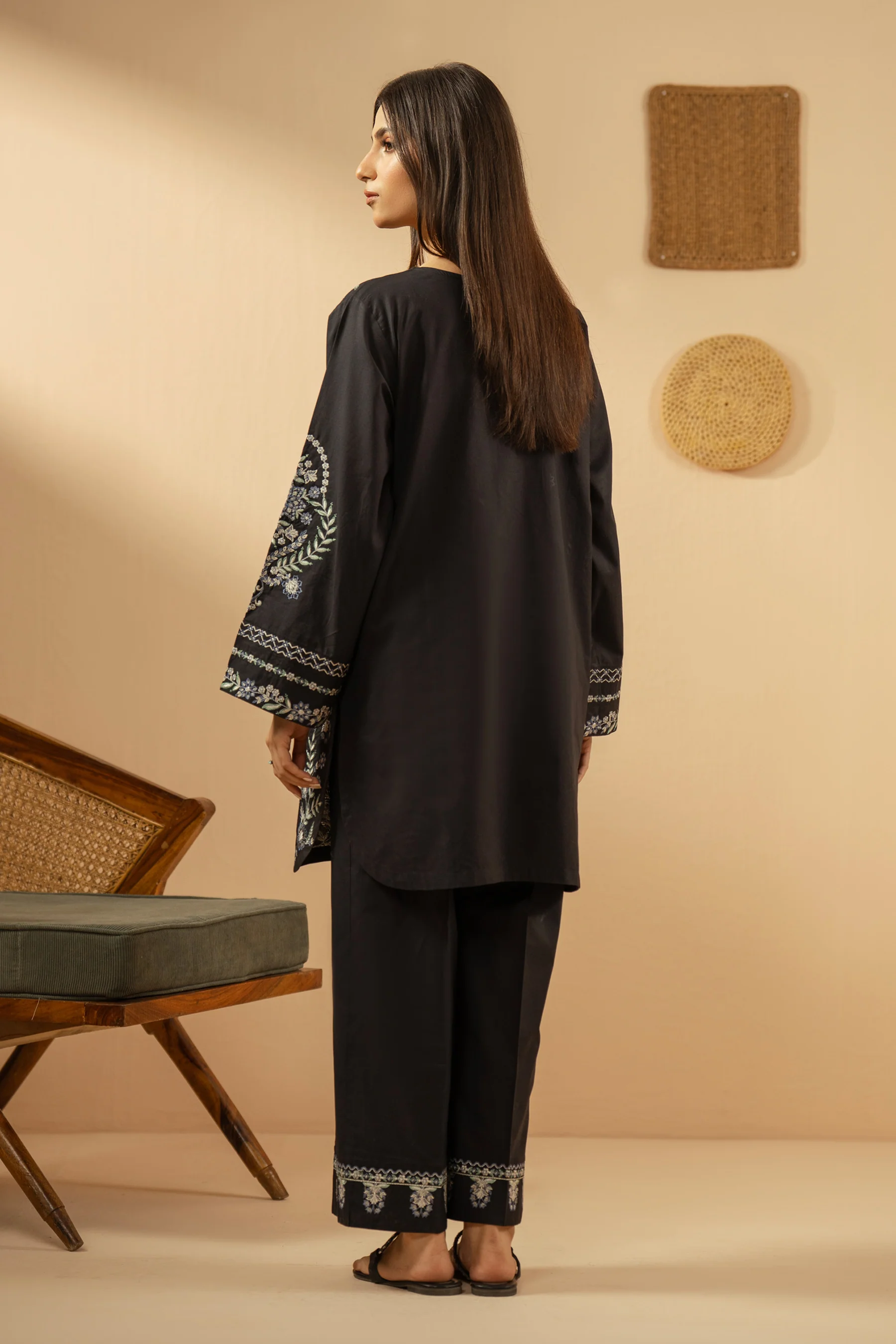 EMBROIDERED CAMBRIC STITCHED 2 PIECE SUIT - Image 3