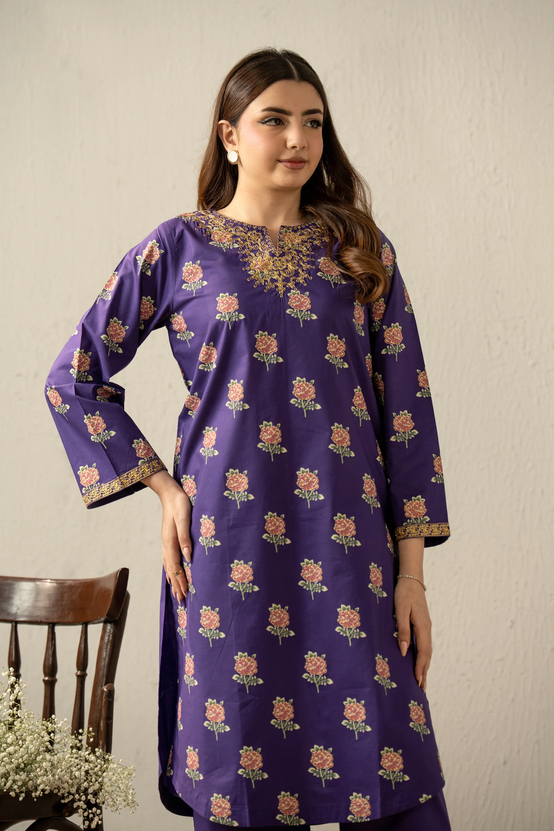 EMBROIDERED CAMBRIC STITCHED 2 PIECE SUIT - Image 4
