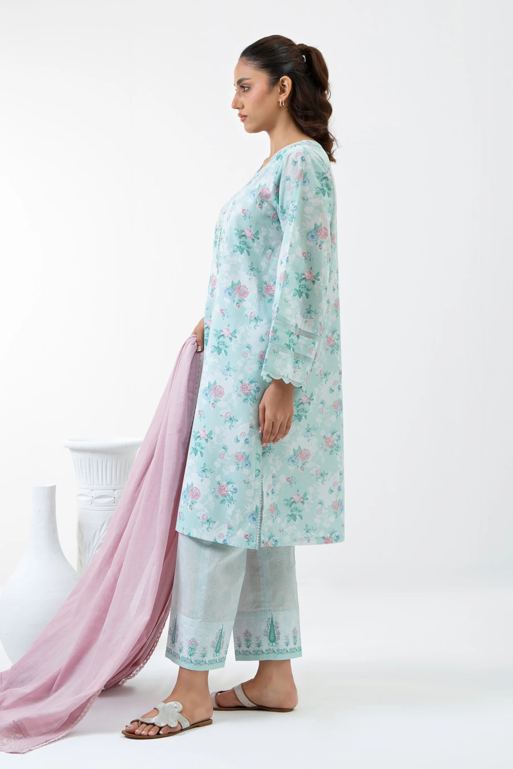 EMBROIDERED CAMBRIC STITCHED 3 PIECE SUIT - Image 3