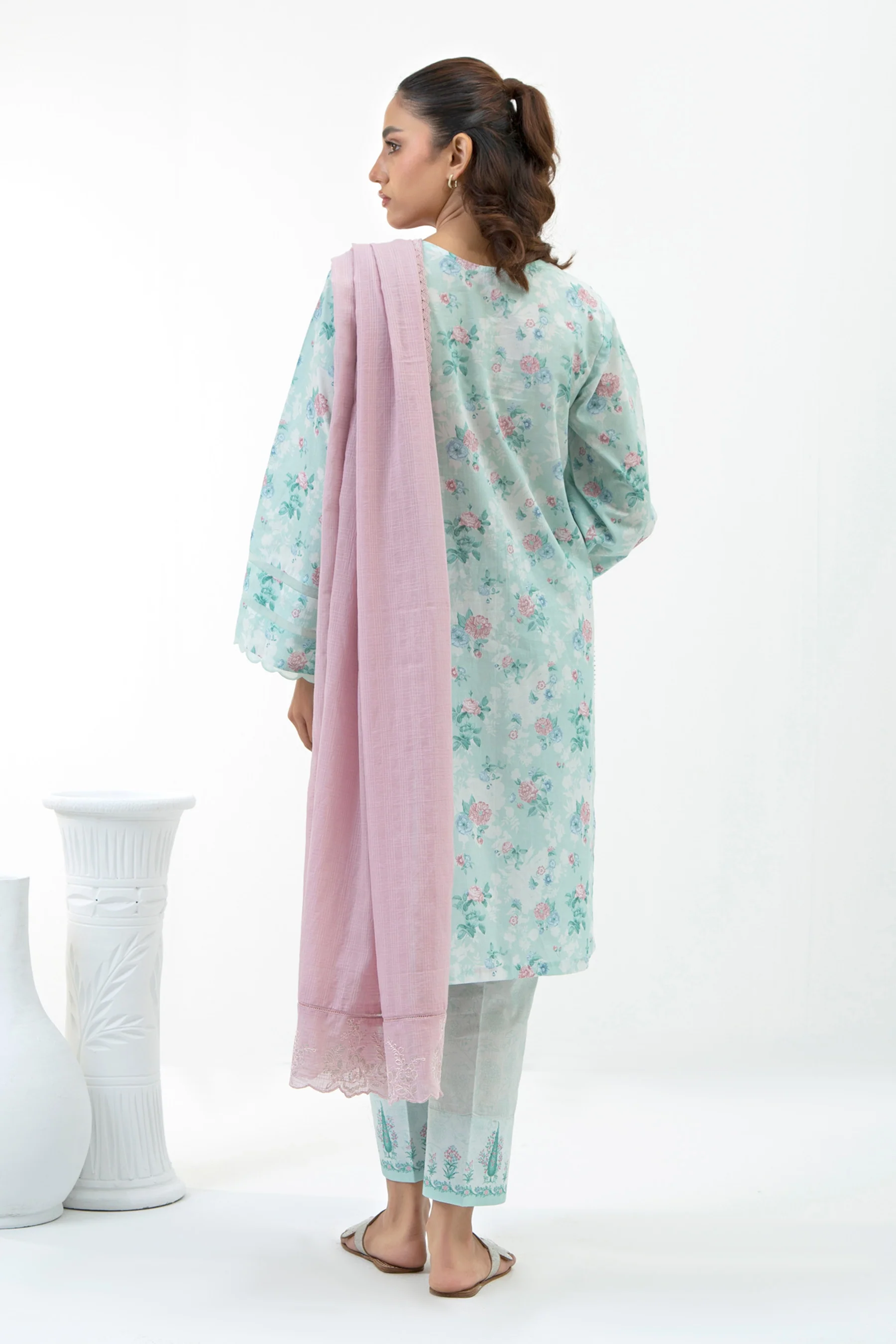 EMBROIDERED CAMBRIC STITCHED 3 PIECE SUIT - Image 4