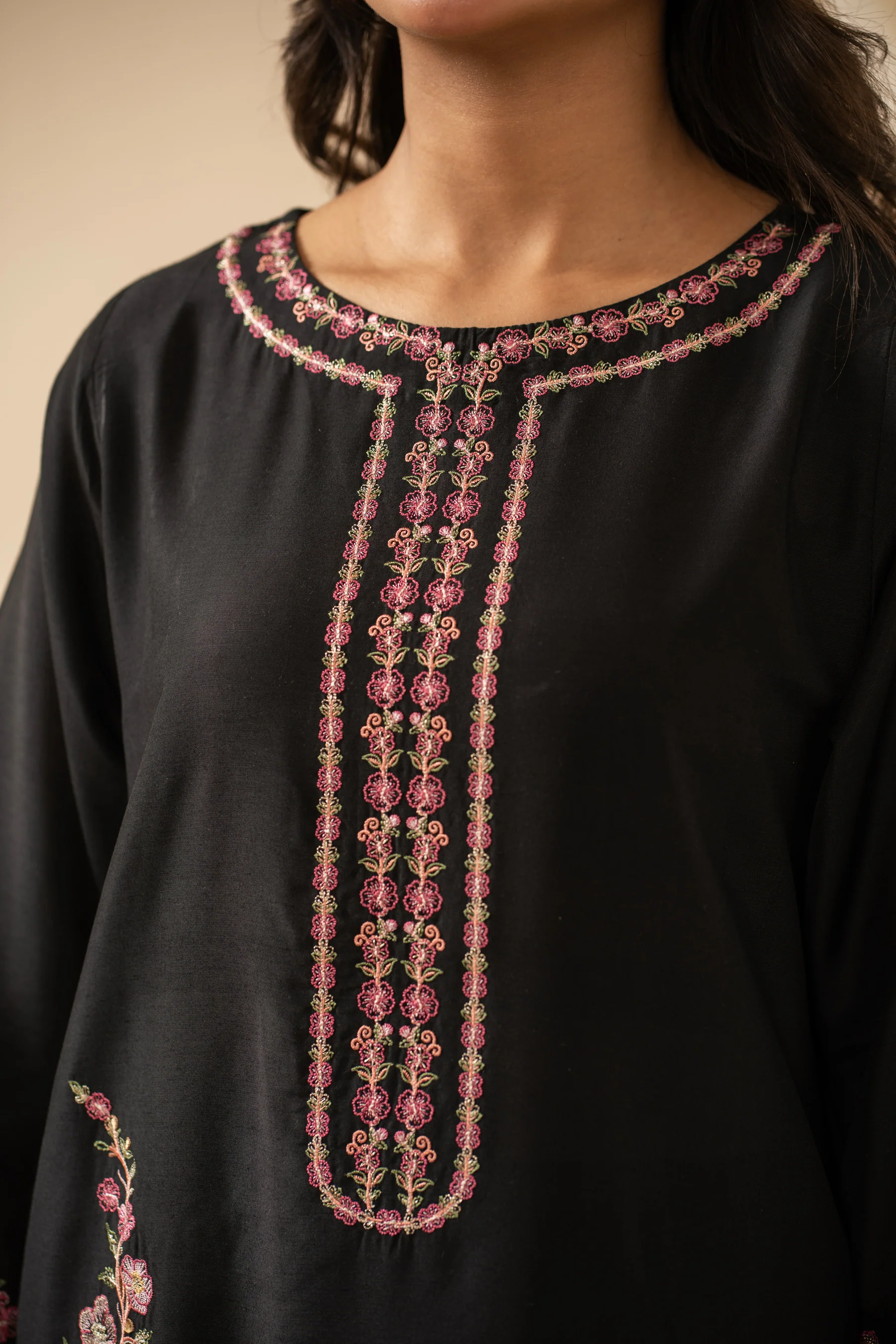 EMBROIDERED CAMBRIC STITCHED 3 PIECE SUIT - Image 2
