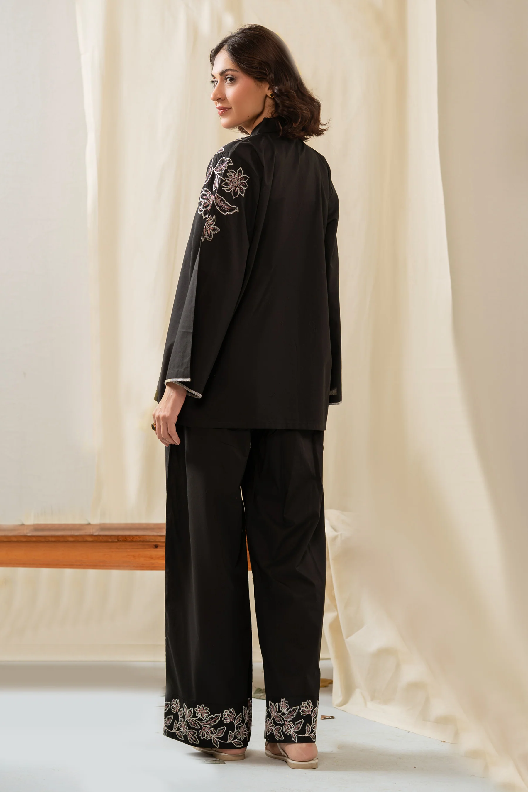 EMBROIDERED CAMBRIC CO-ORD SET - Image 3