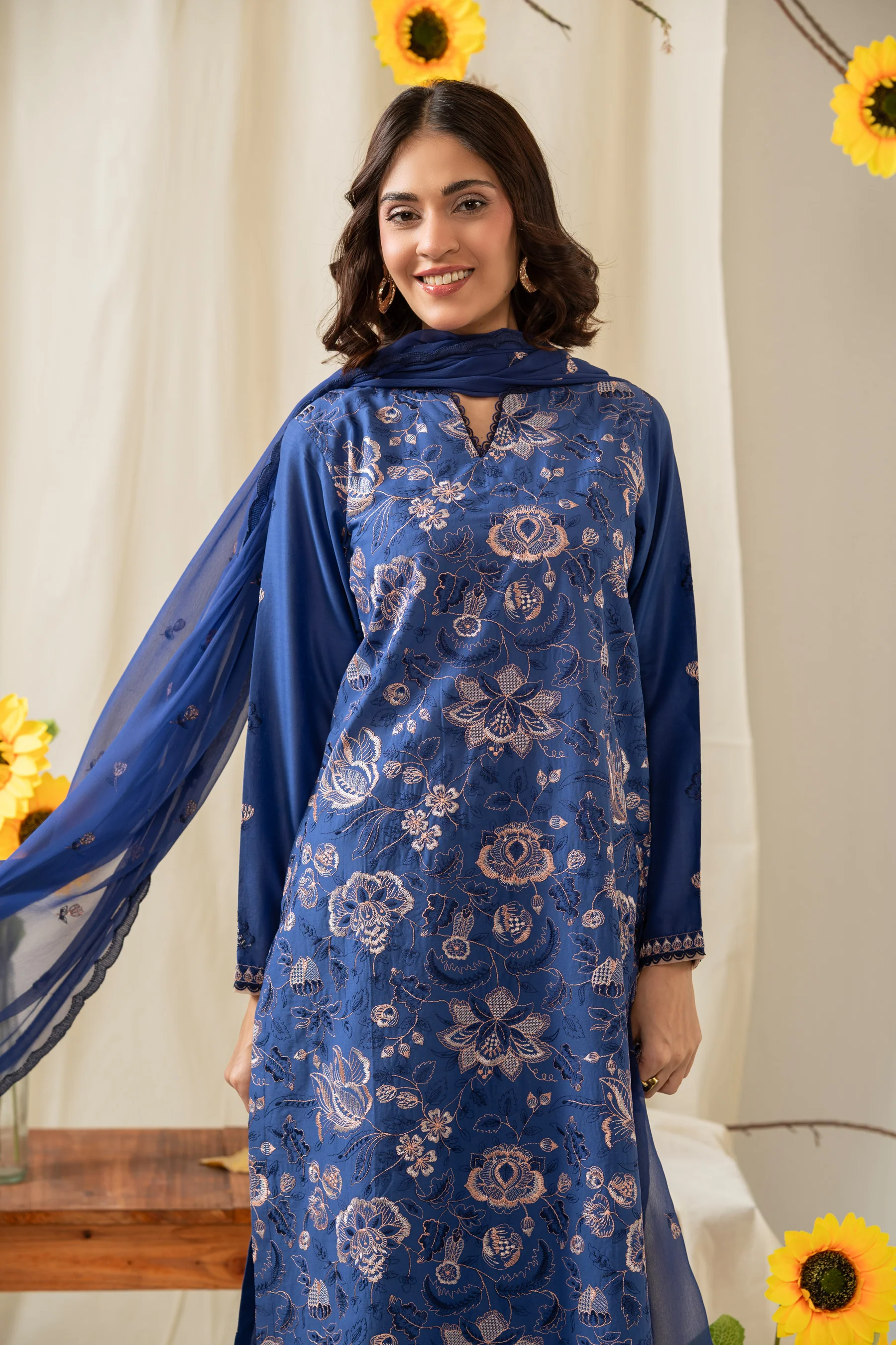EMBROIDERED CAMBRIC UNSTITCHED 3 PIECE SUIT - Image 5