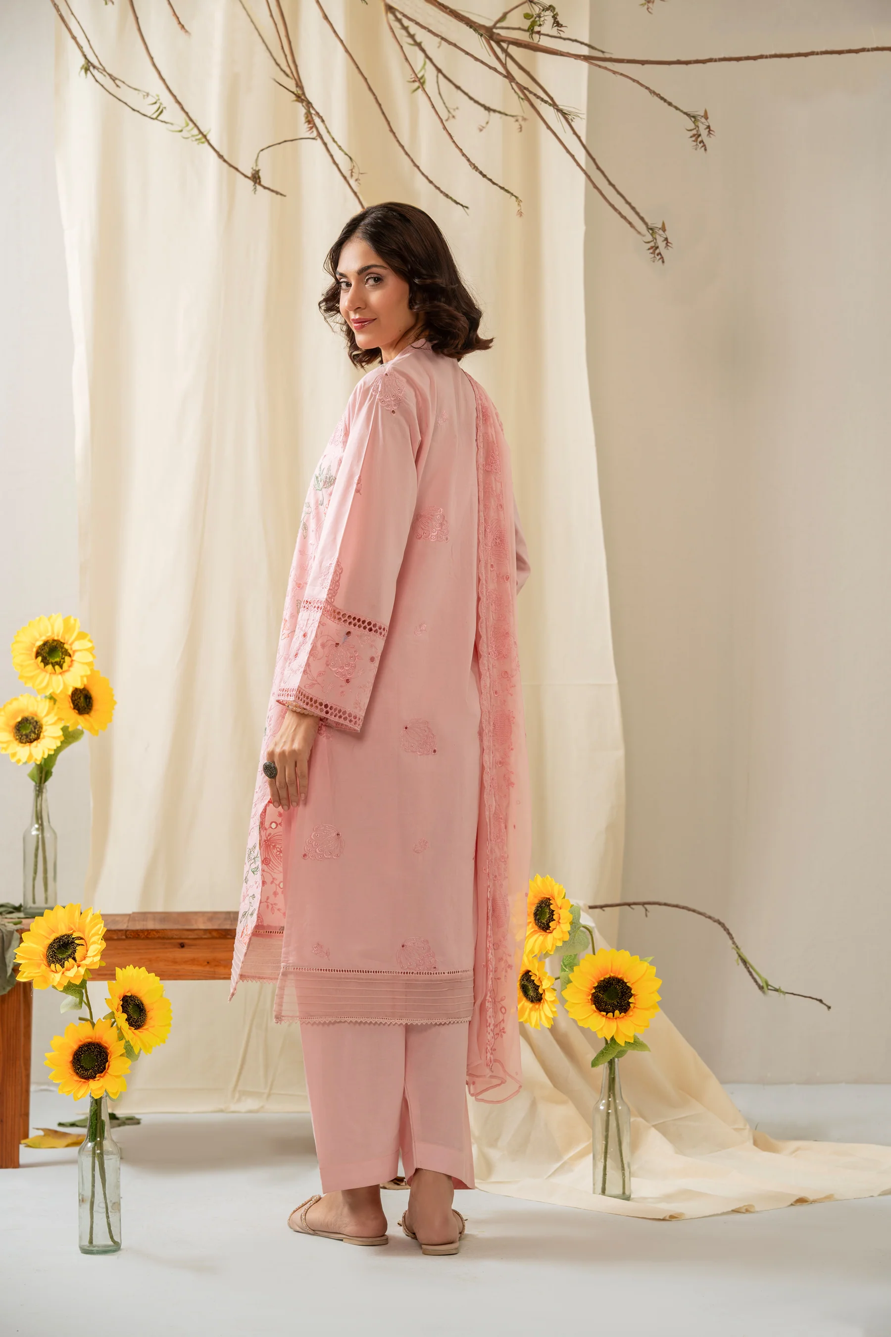 EMBROIDERED CAMBRIC UNSTITCHED 3 PIECE SUIT - Image 8
