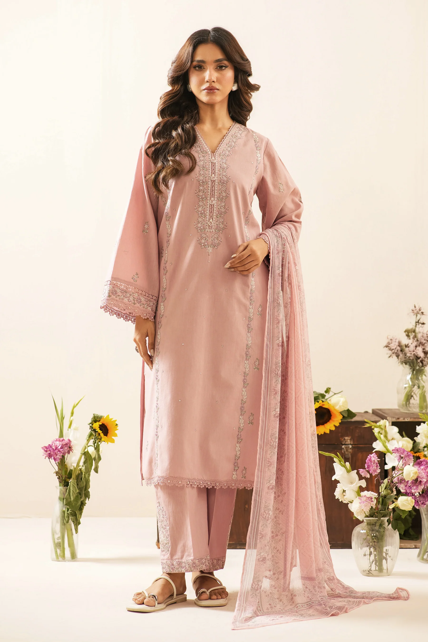 EMBROIDERED CAMBRIC UNSTITCHED 3 PIECE SUIT - Image 3