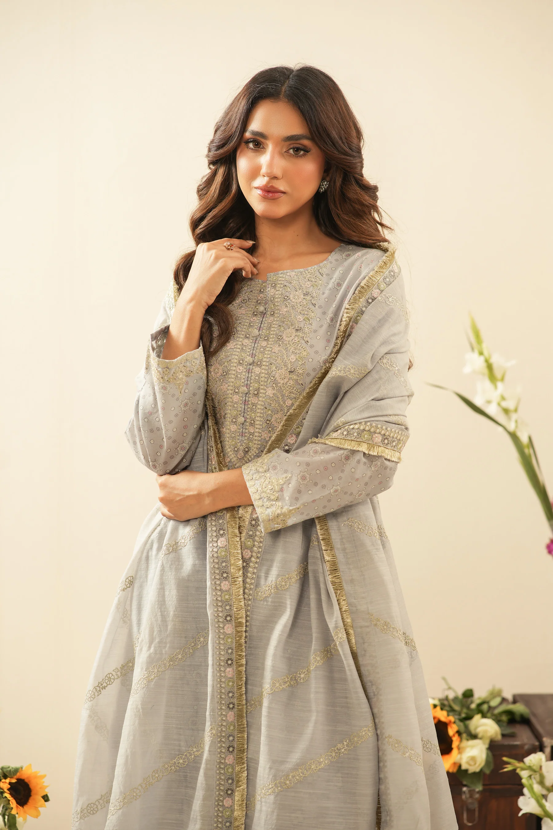 EMBROIDERED CAMBRIC UNSTITCHED 3 PIECE SUIT - Image 3