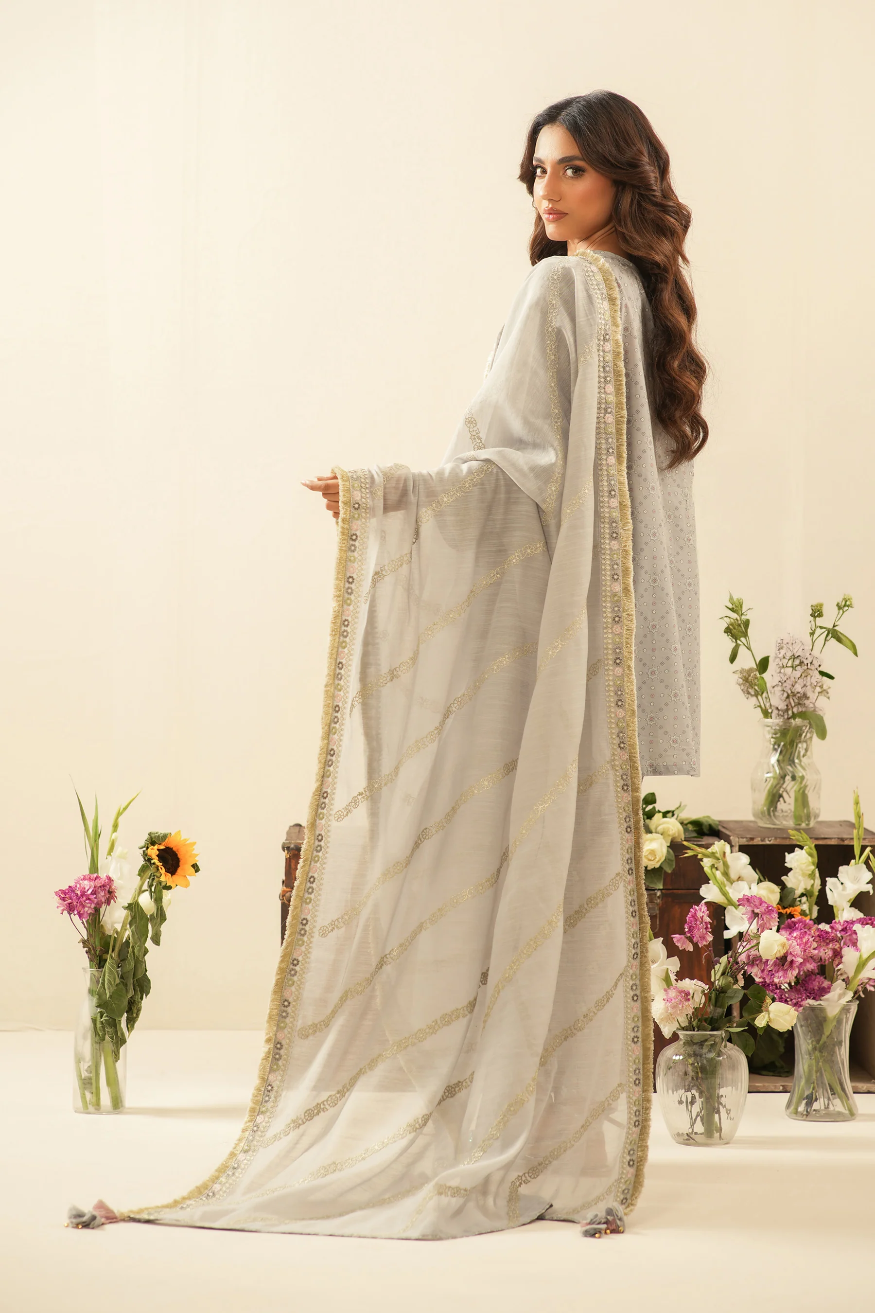 EMBROIDERED CAMBRIC UNSTITCHED 3 PIECE SUIT - Image 8