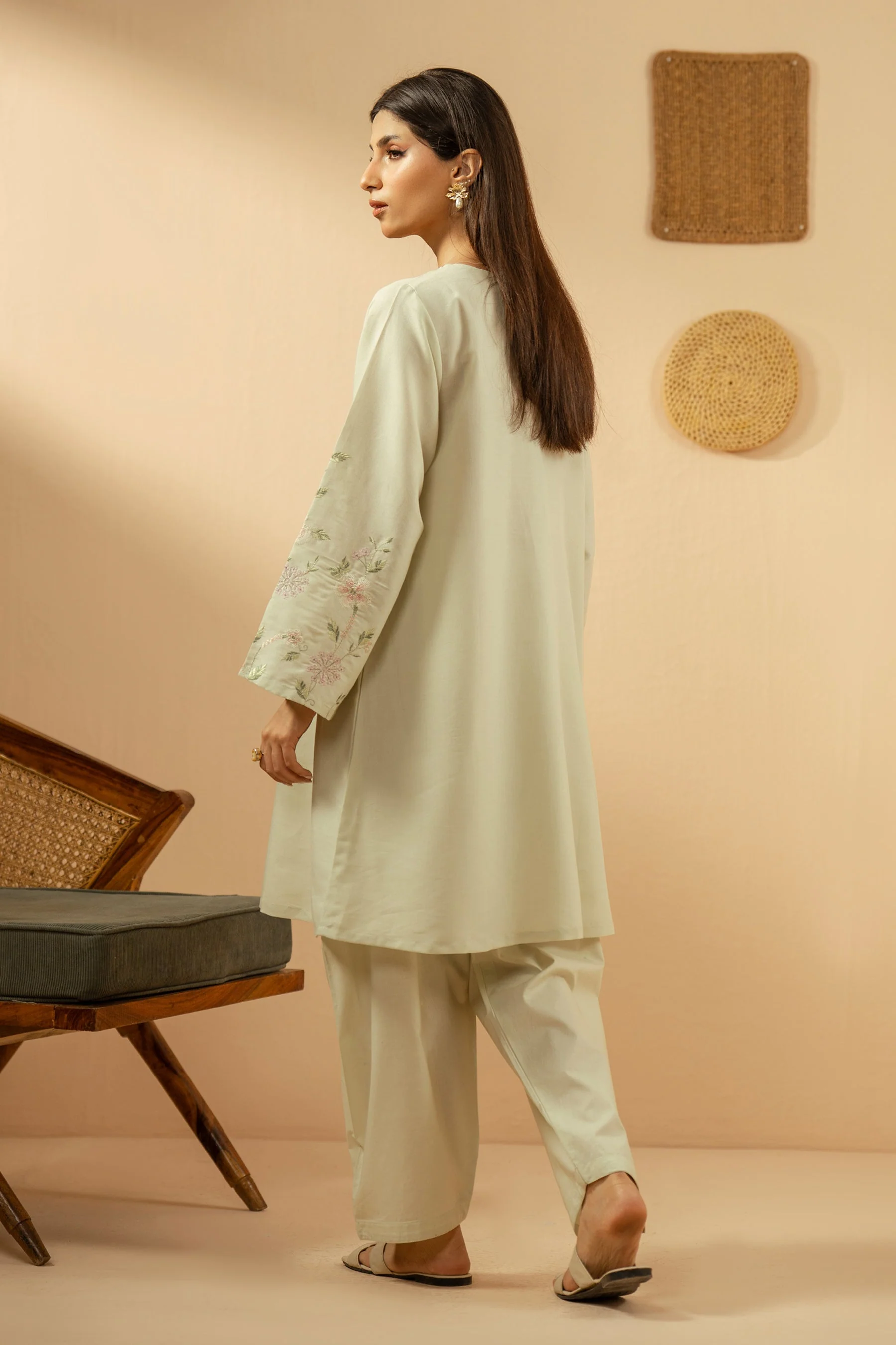 EMBROIDERED CAMBRIC ZARI STITCHED 2 PIECE SUIT (FACTORY E-OUTLET) - Image 4