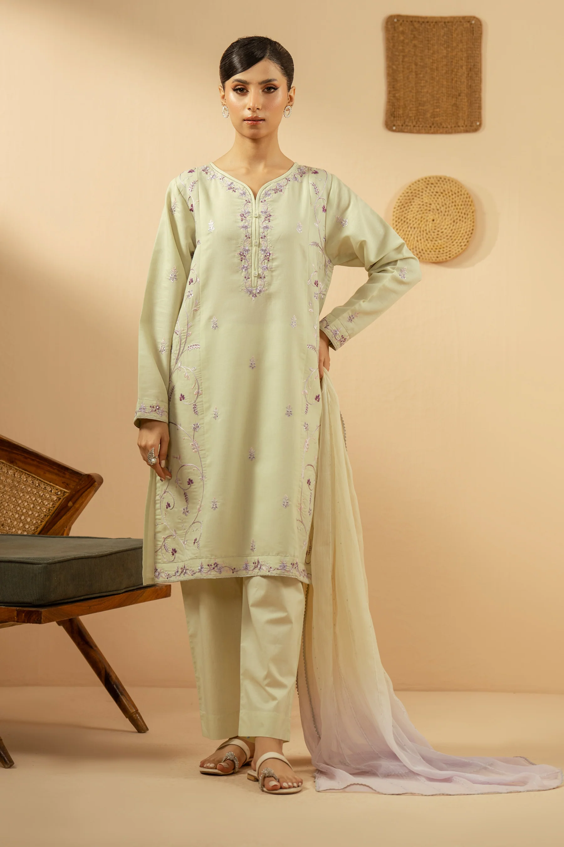 EMBROIDERED CAMBRIC ZARI STITCHED 3 PIECE SUIT - Image 3