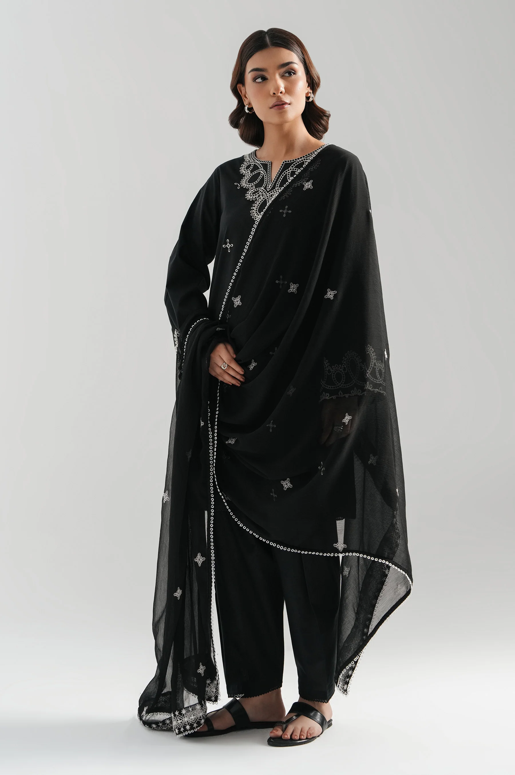EMBROIDERED DUPATTA