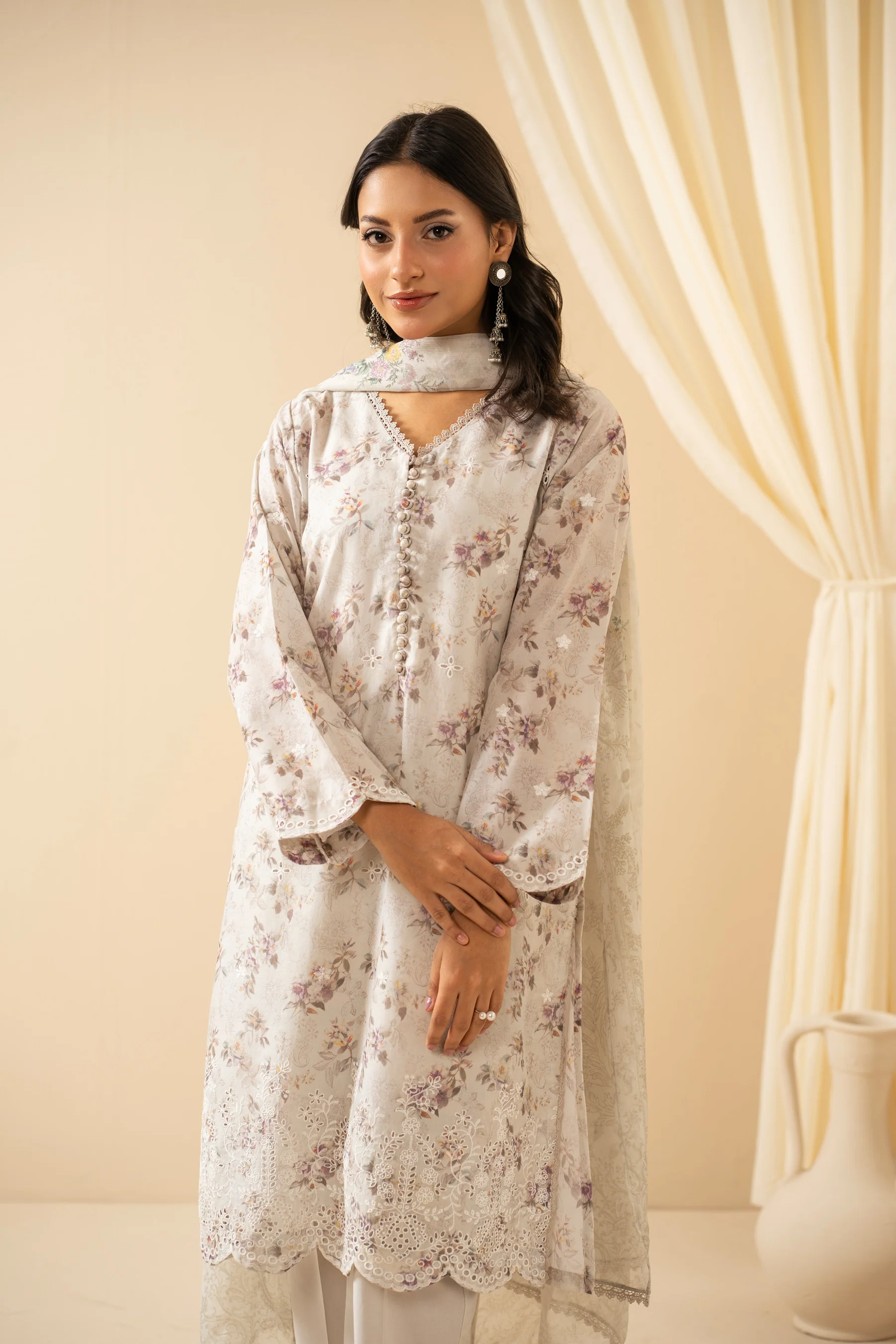 EMBROIDERED CHIKANKARI LAWN STITCHED 3 PIECE SUIT - Image 4