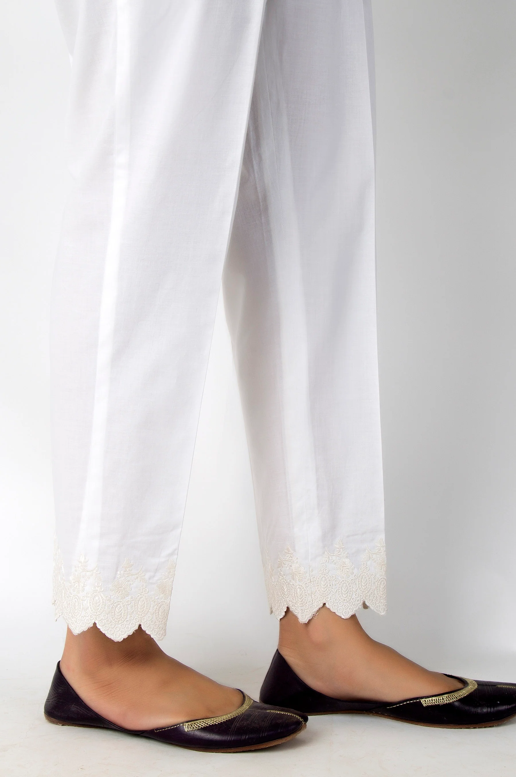Embroidered Cambric Pants - Off White - Image 4